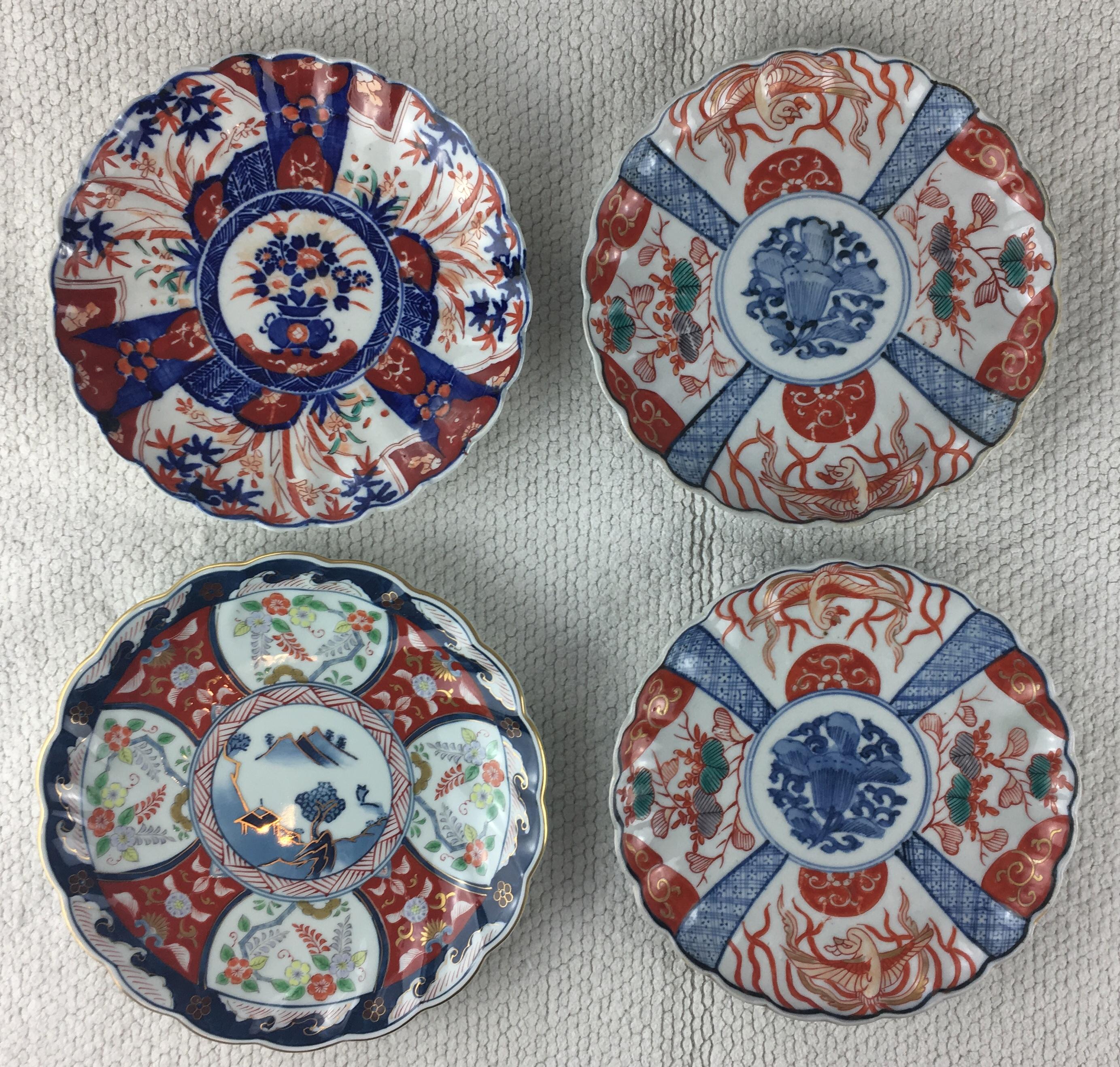 Collection of 4 Imari Japanese Chargers with Various Motifs In Good Condition In Miami, FL