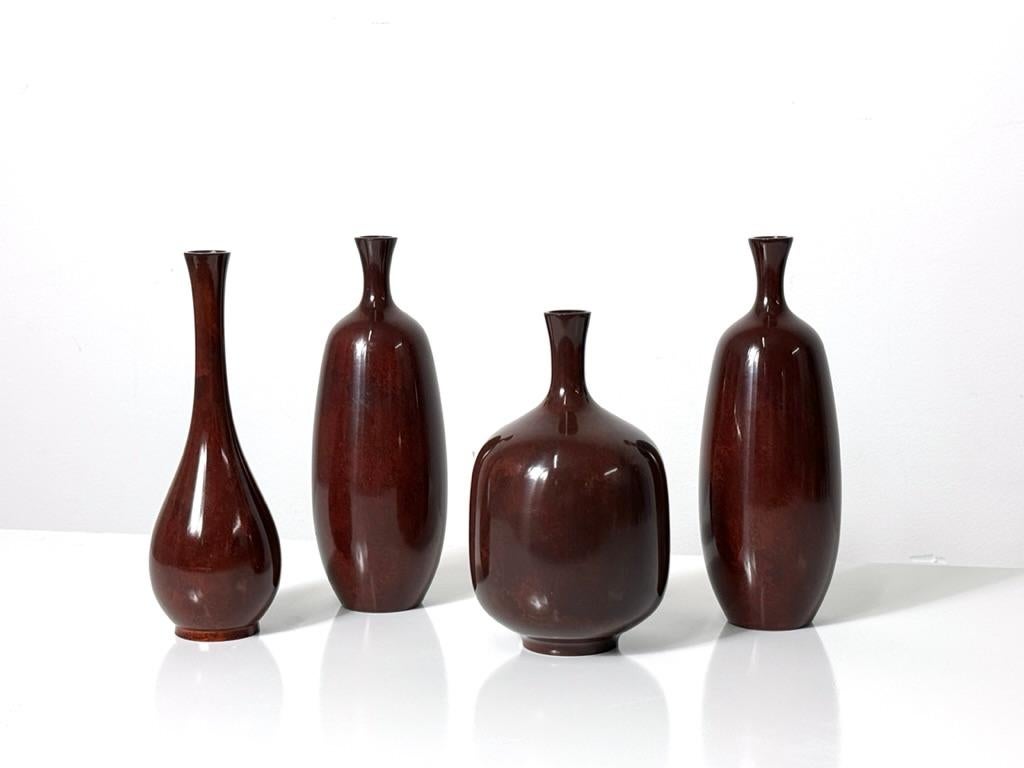 Sammlung von 4 japanischen Ikebana-Bud-Vasen aus der Mitte des 20. Jahrhunderts um 1950 (Moderne der Mitte des Jahrhunderts) im Angebot