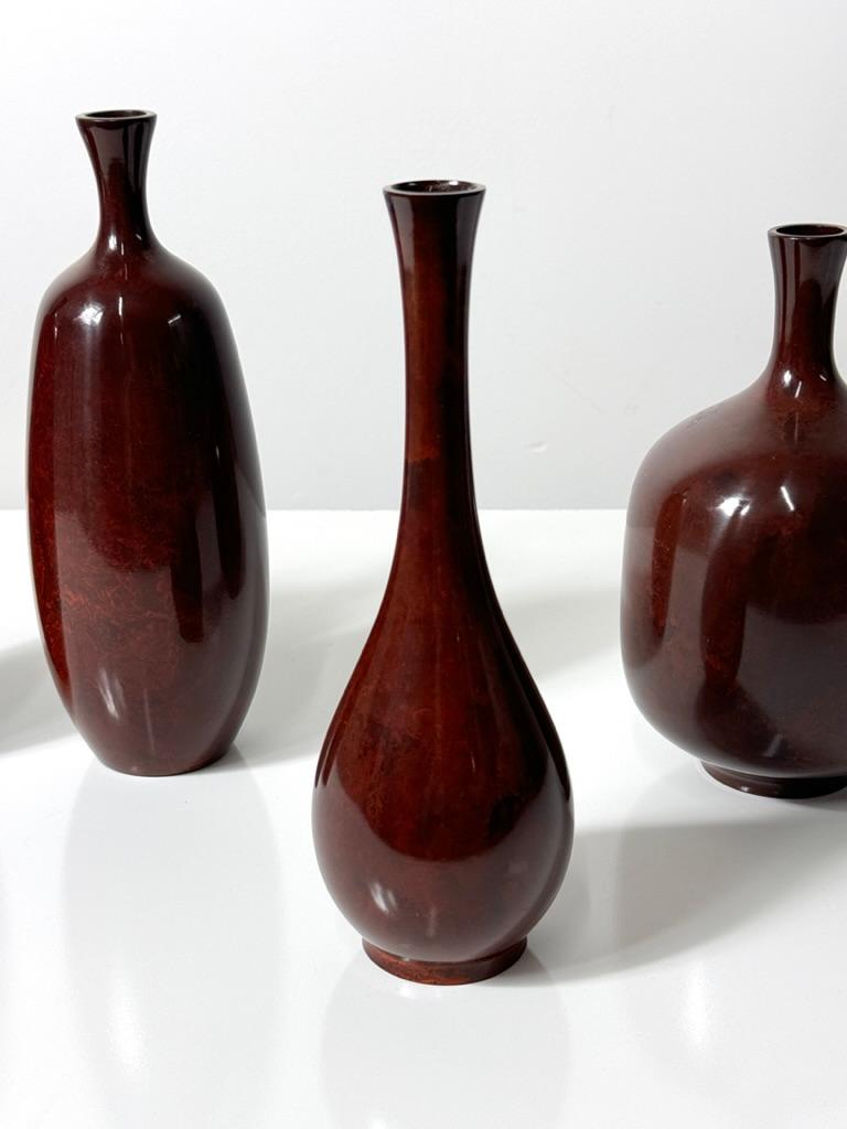 Sammlung von 4 japanischen Ikebana-Bud-Vasen aus der Mitte des 20. Jahrhunderts um 1950 (Bronze) im Angebot