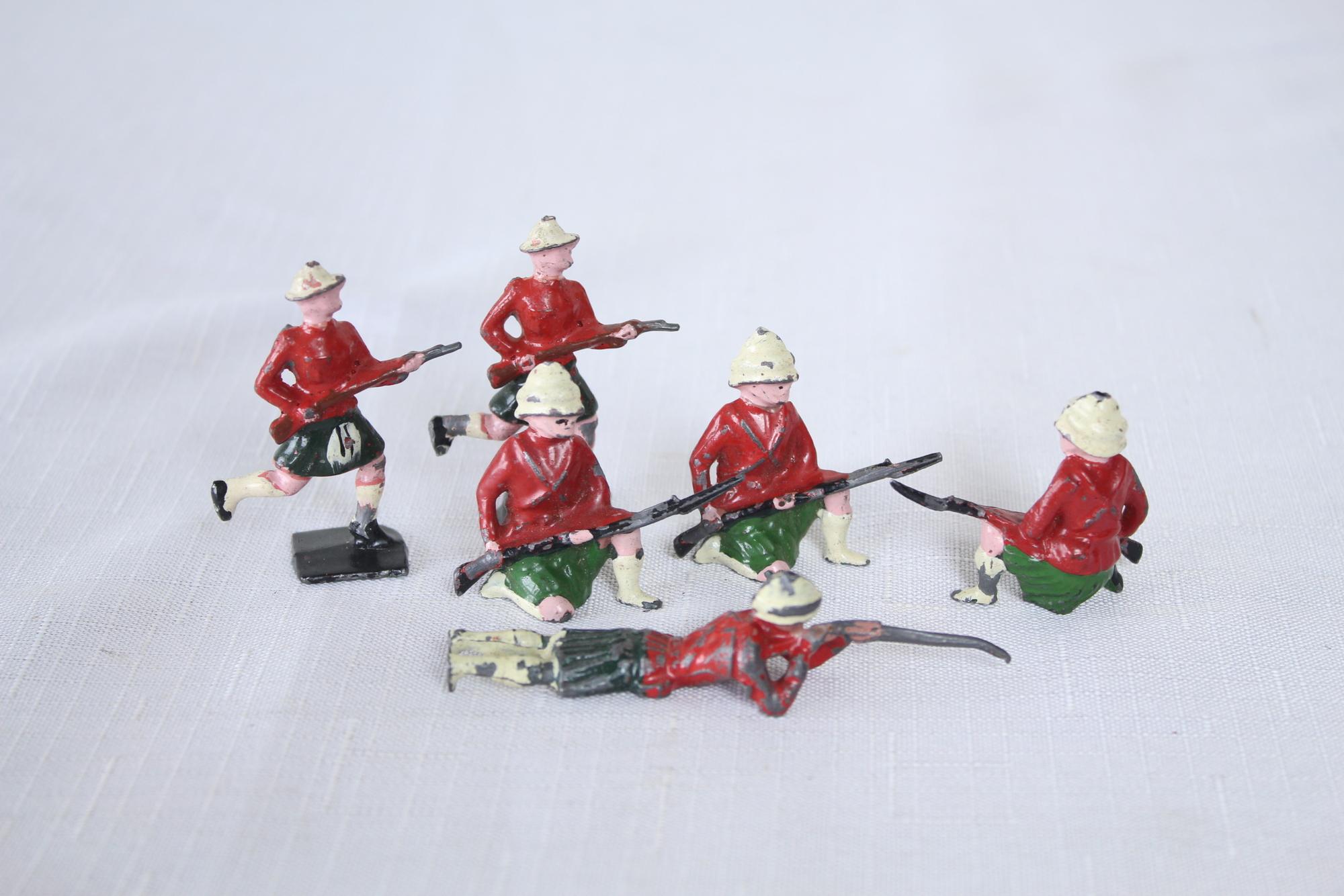 Dipinto Collezione di 40 soldati di piombo precedenti alla prima guerra mondiale, Scots Guards e reggimenti inglesi in vendita