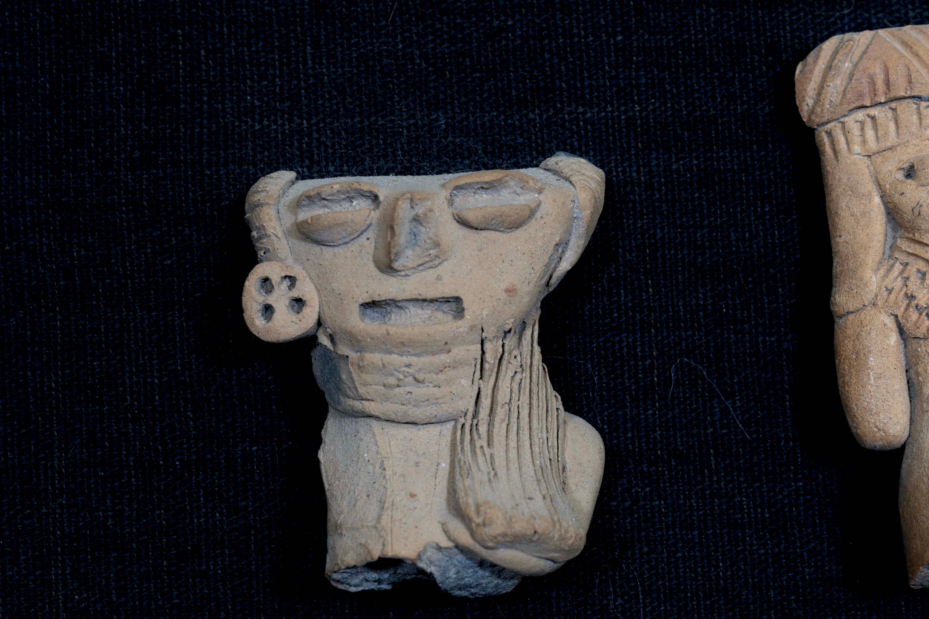 Collection of 48 Antique Pre-Columbian Hand-Built Pottery Heads & Bust Artifacts 2