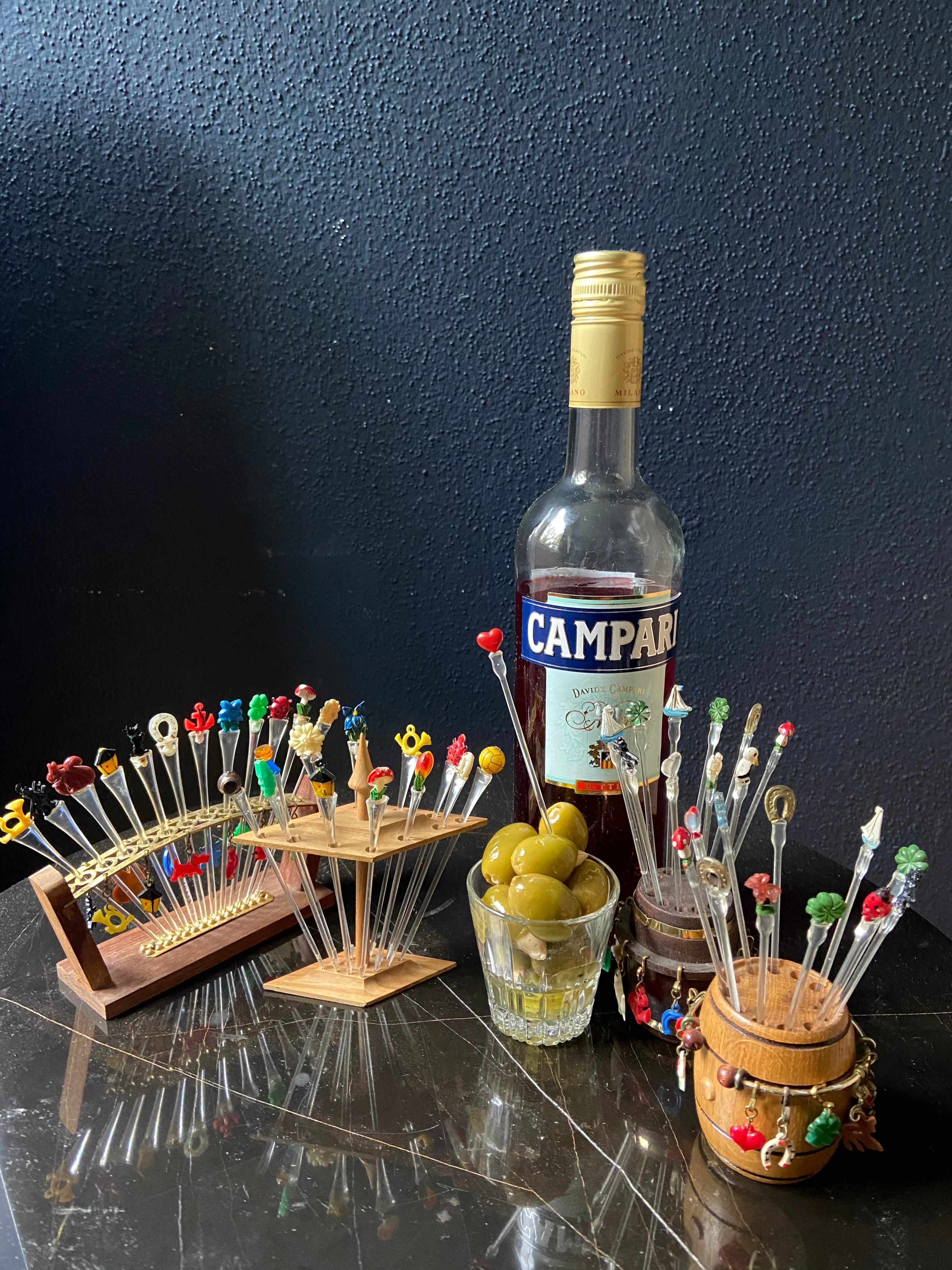 Collection of 48 Vintage Cocktail / Tapas Picks, Germany 1970's Plástico en venta
