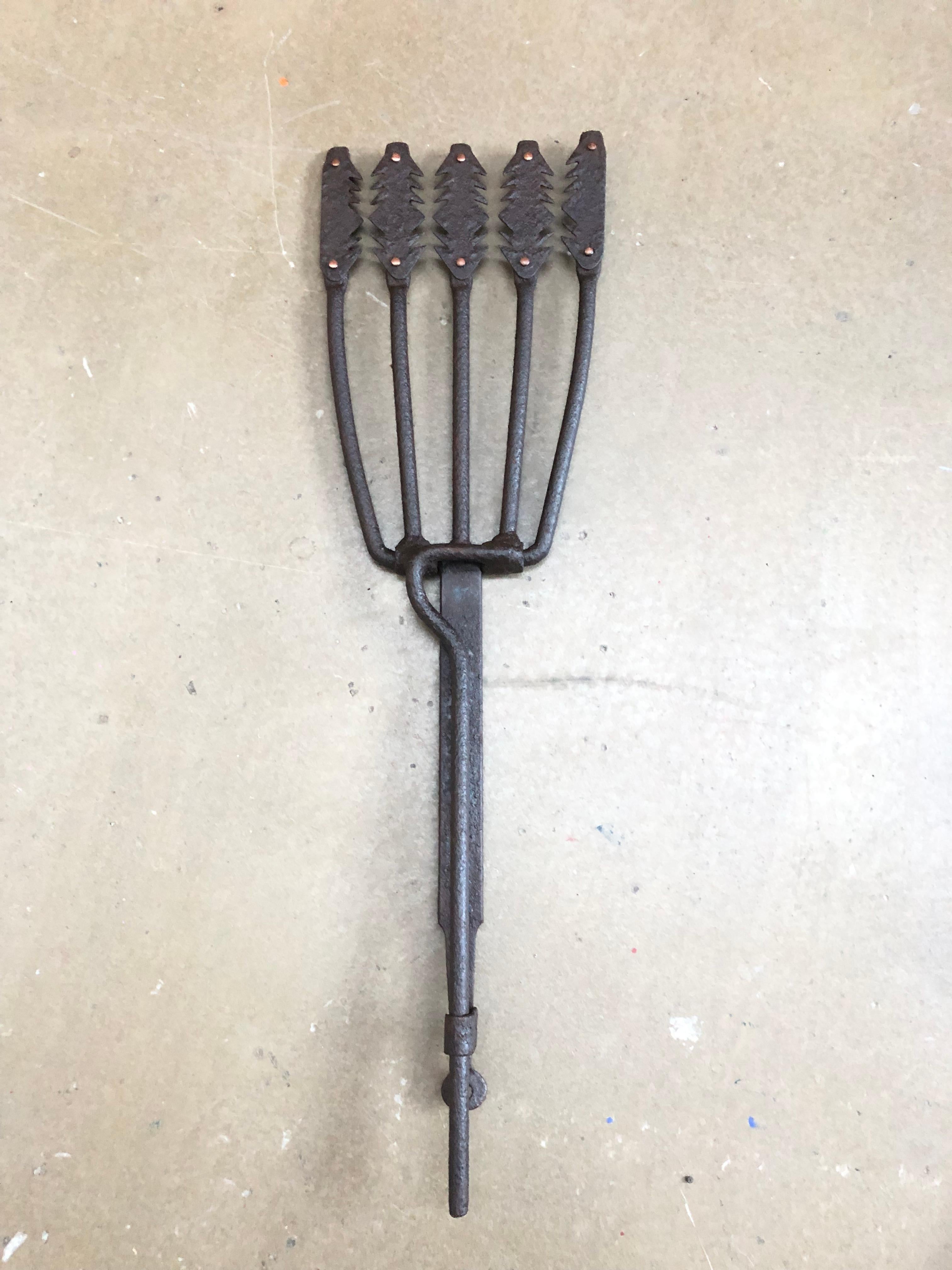 Collection of 5 Antique Wrought Iron Eel Forks 3