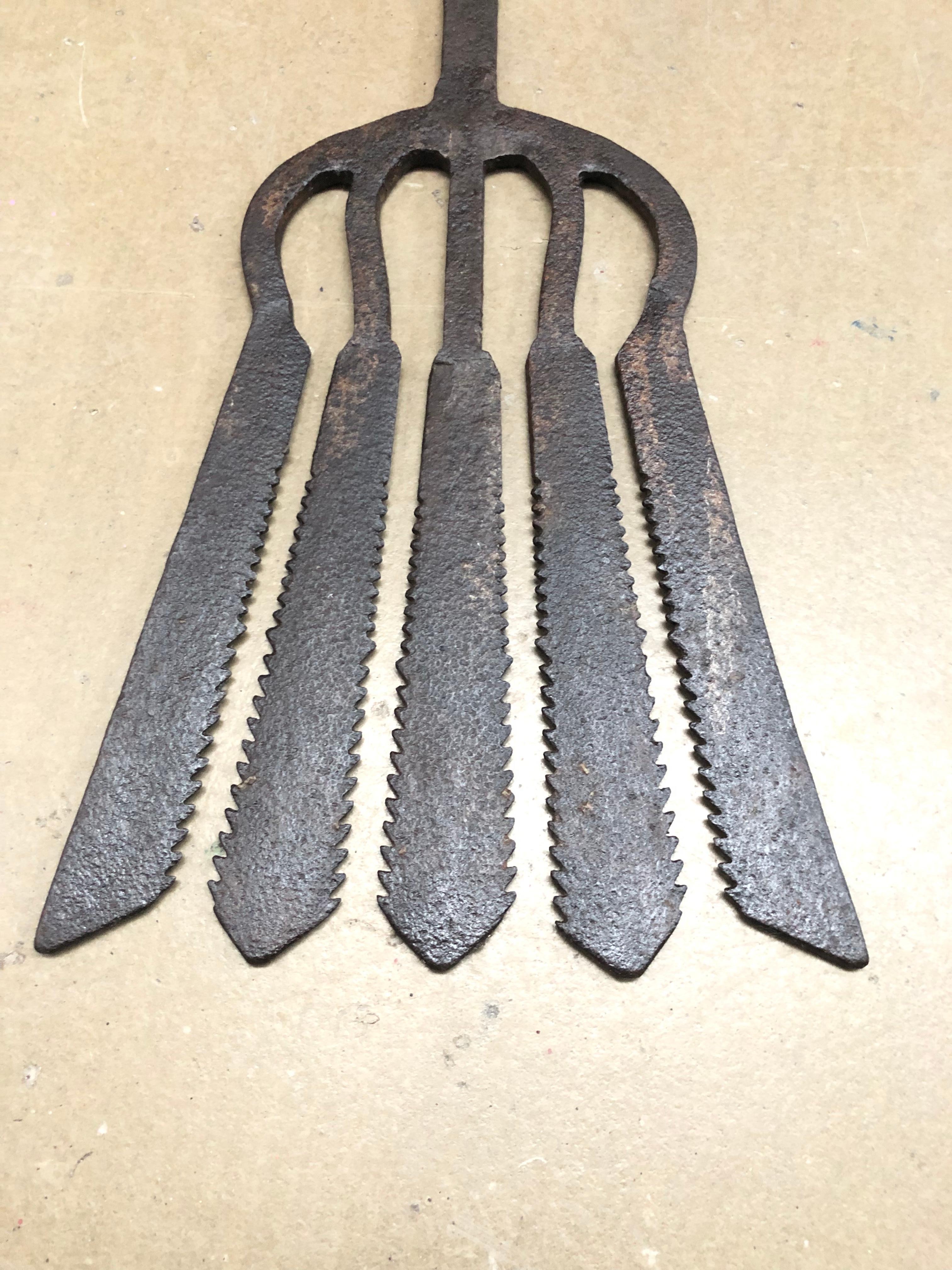 Collection of 5 Antique Wrought Iron Eel Forks 4