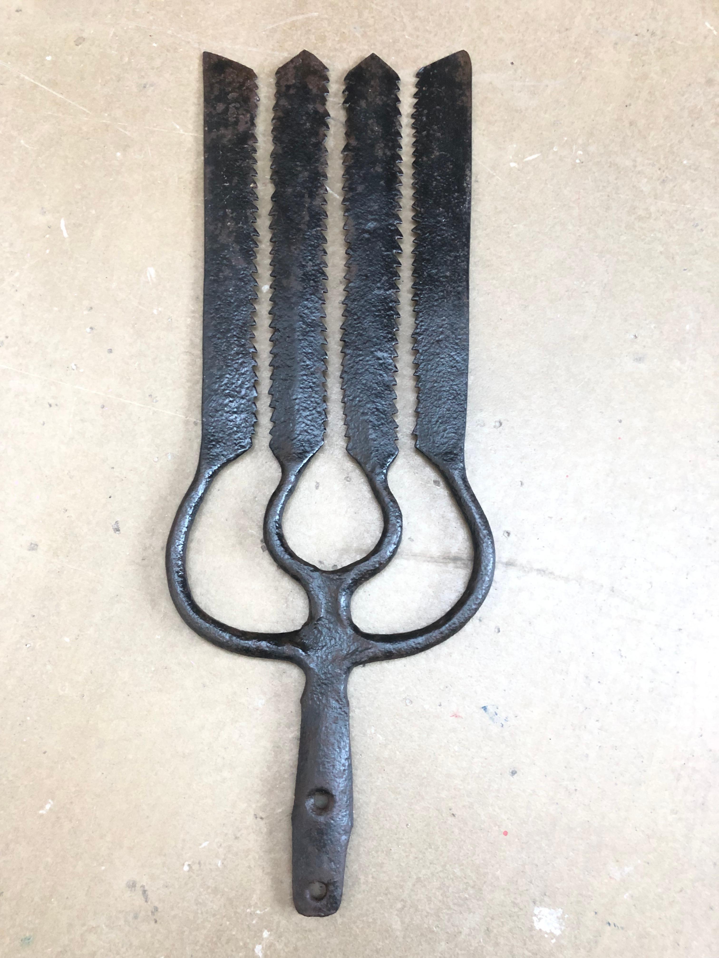 Collection of 5 Antique Wrought Iron Eel Forks In Good Condition For Sale In Søborg, DK