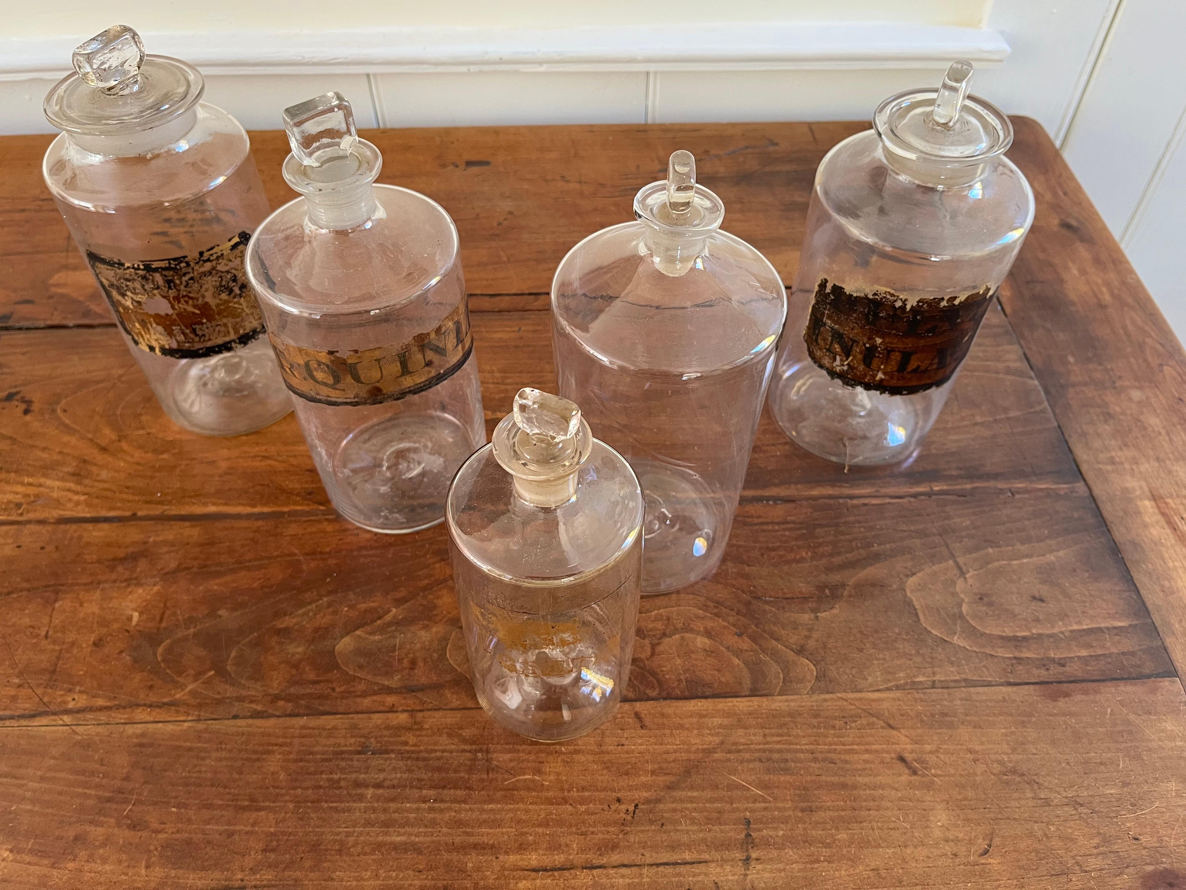 Collection of 5 Apothecary Bottles, Circa 1850 In Good Condition For Sale In Doylestown, PA
