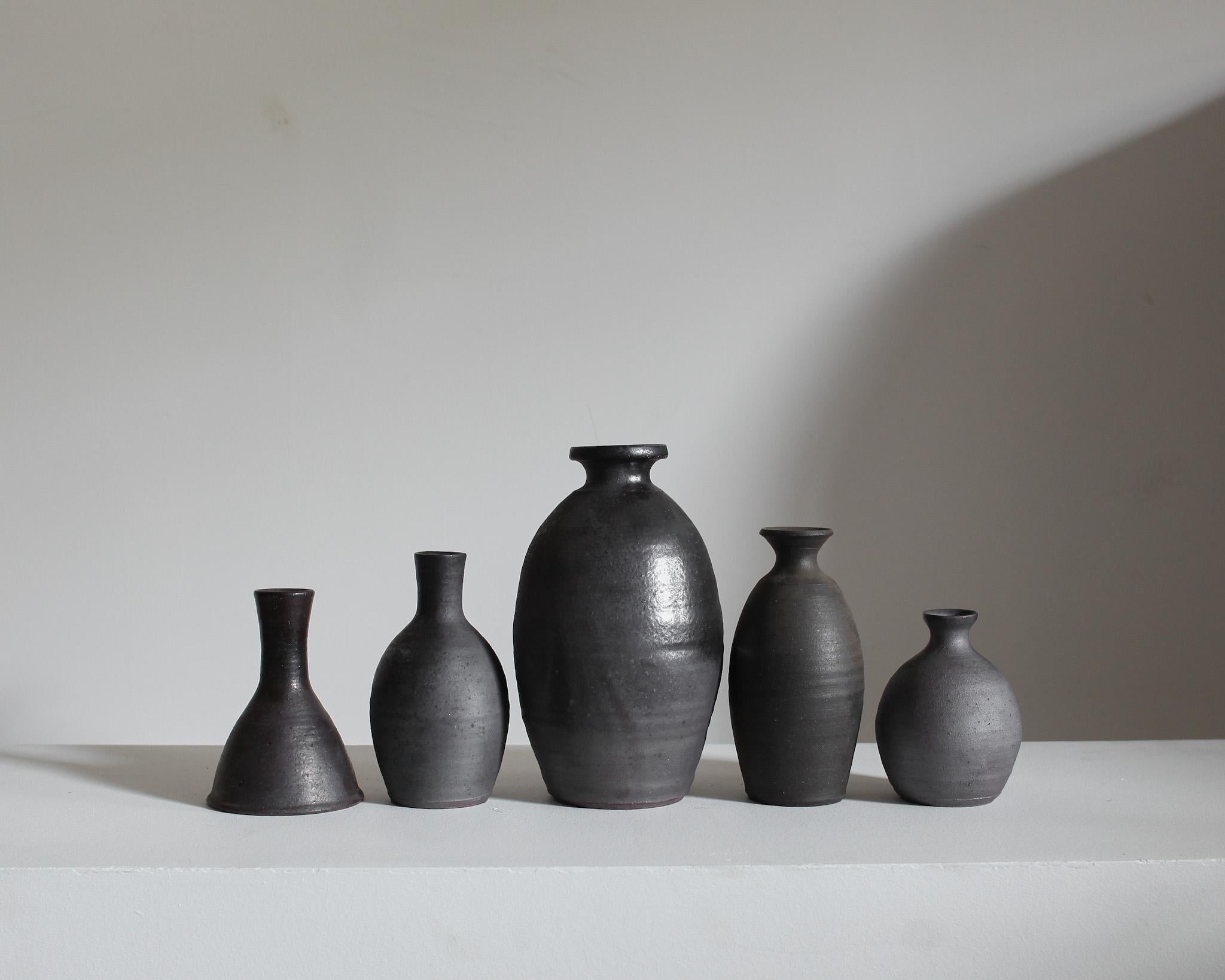 Collection of 5 C.1960s Japanese Wabi Sabi Blackened Mashiko Vessels (10) In Good Condition For Sale In London, GB