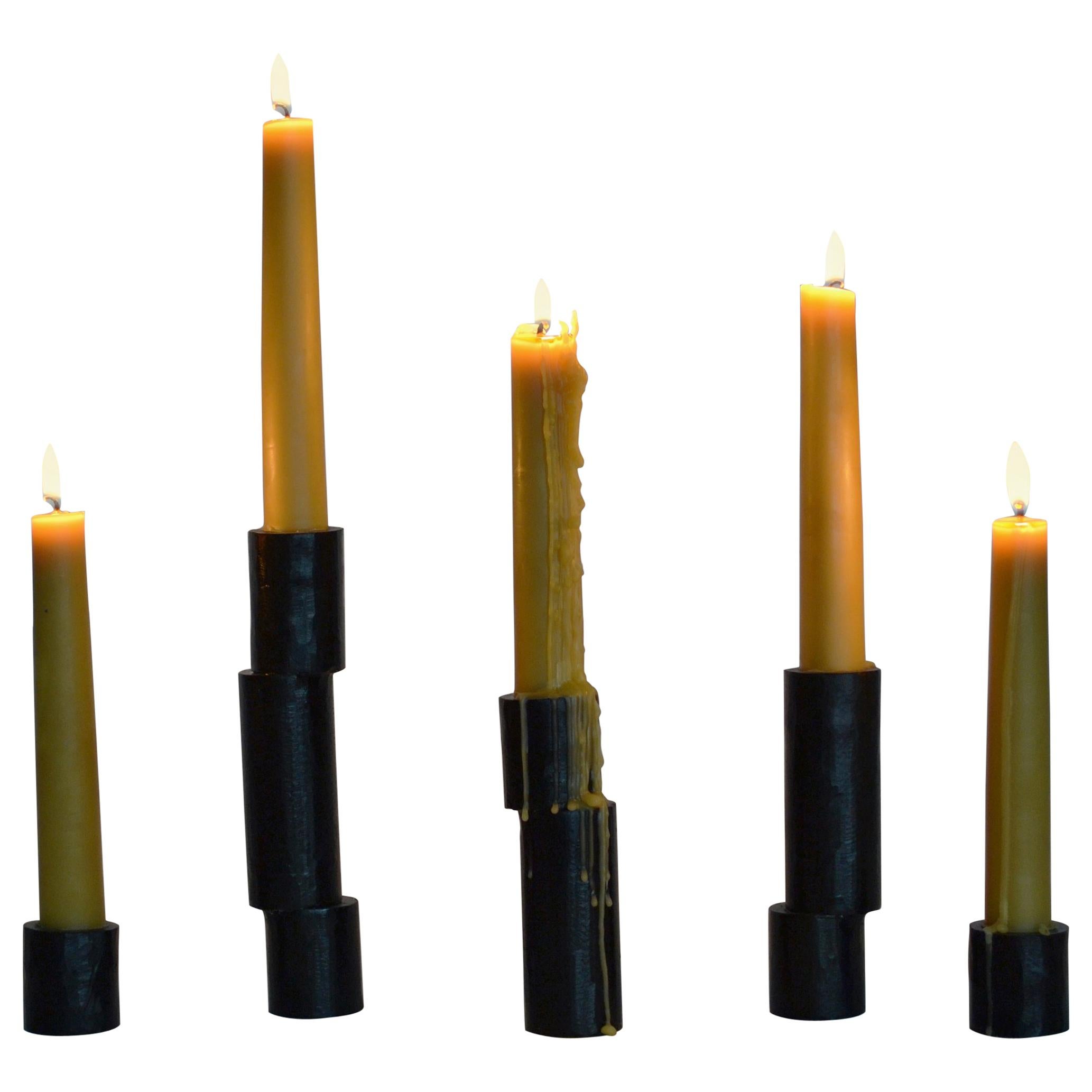 Kollektion von 5 dekorativen, geschwärzten, handgefertigten Kerzenständer-Accessoires aus Gusseisen