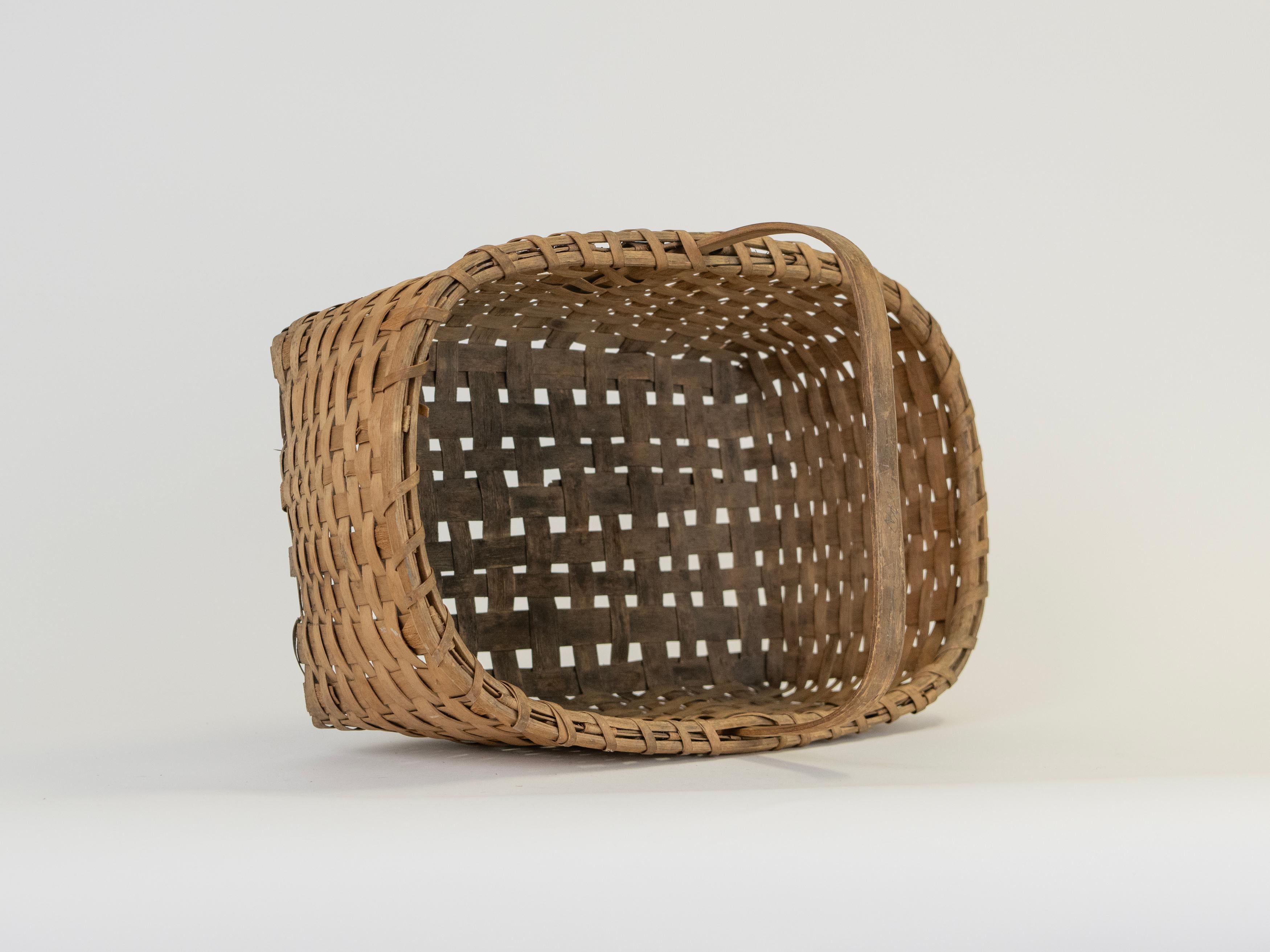Collection of 5 Early 20th Century American Woven baskets For Sale 11