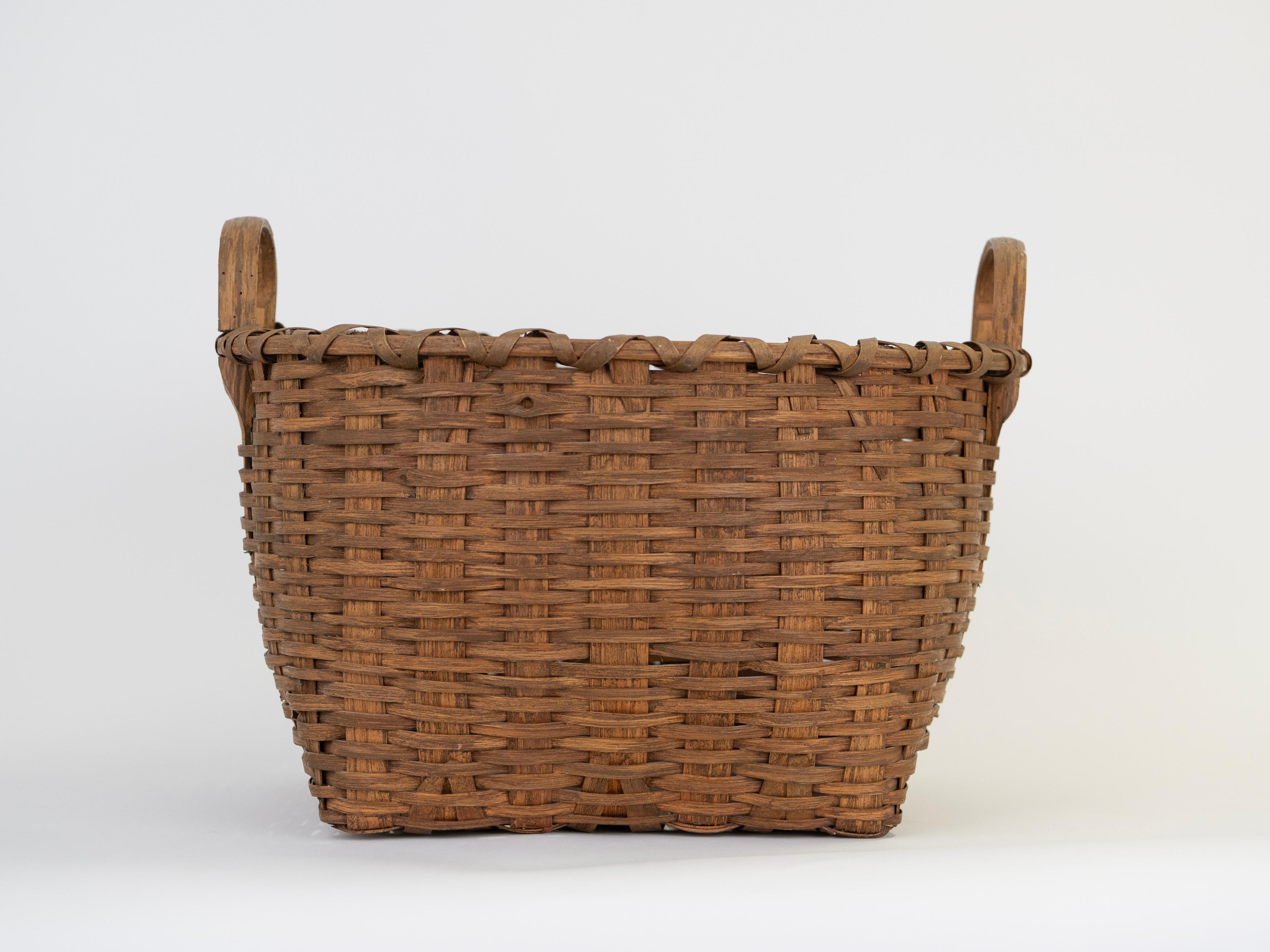 Collection of 5 Early 20th Century American Woven baskets In Good Condition For Sale In Wainscott, NY