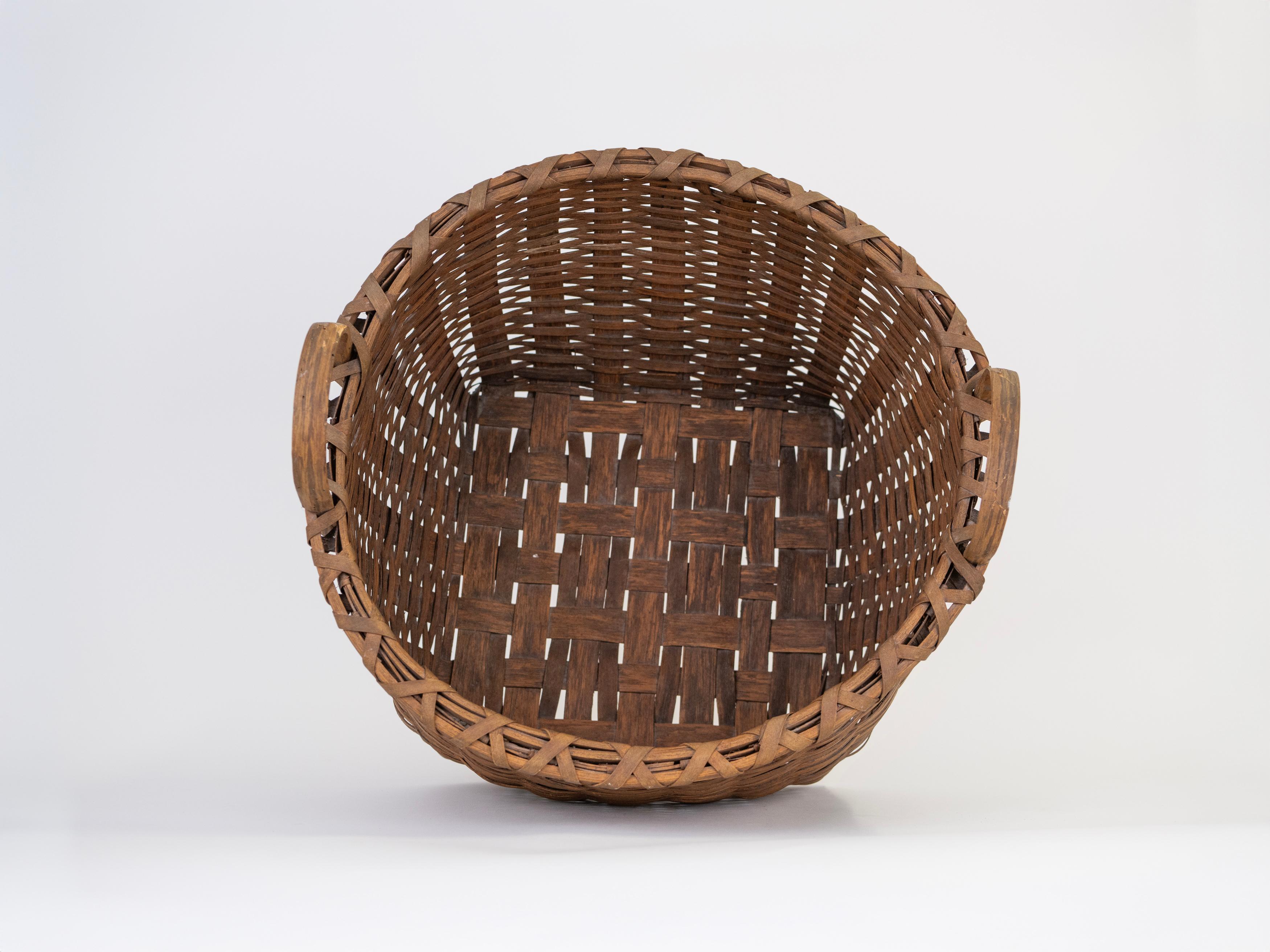 Reed Collection of 5 Early 20th Century American Woven baskets For Sale