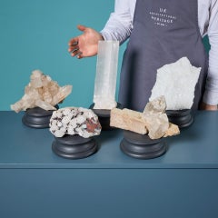 Sammlung von 5 Mineralienkristallen, darunter Selenit, Blacknite und Quarz