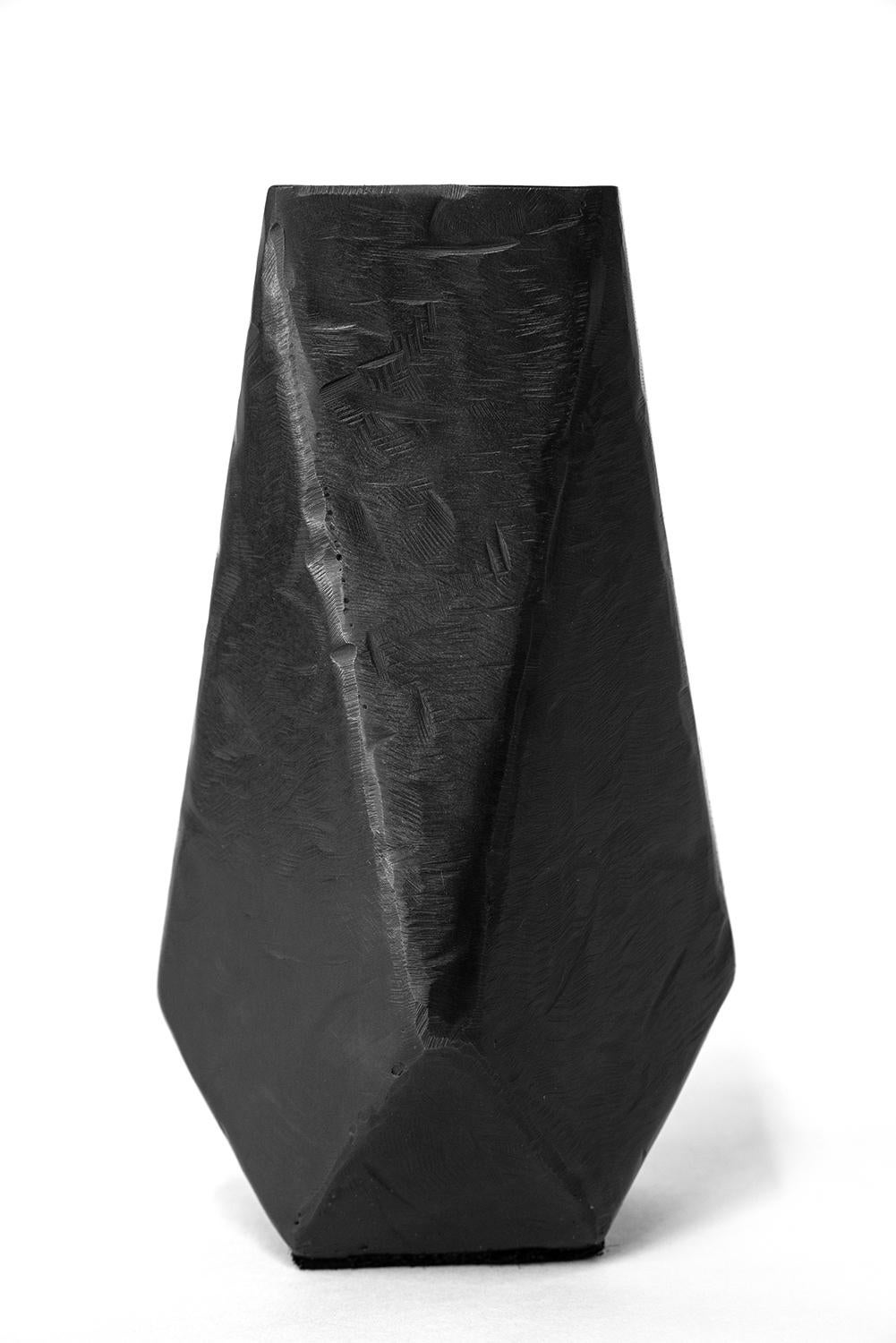 Collection de 5 récipients géométriques modernes sculptés à la main, richement texturés et linéaires Neuf - En vente à Bronx, NY