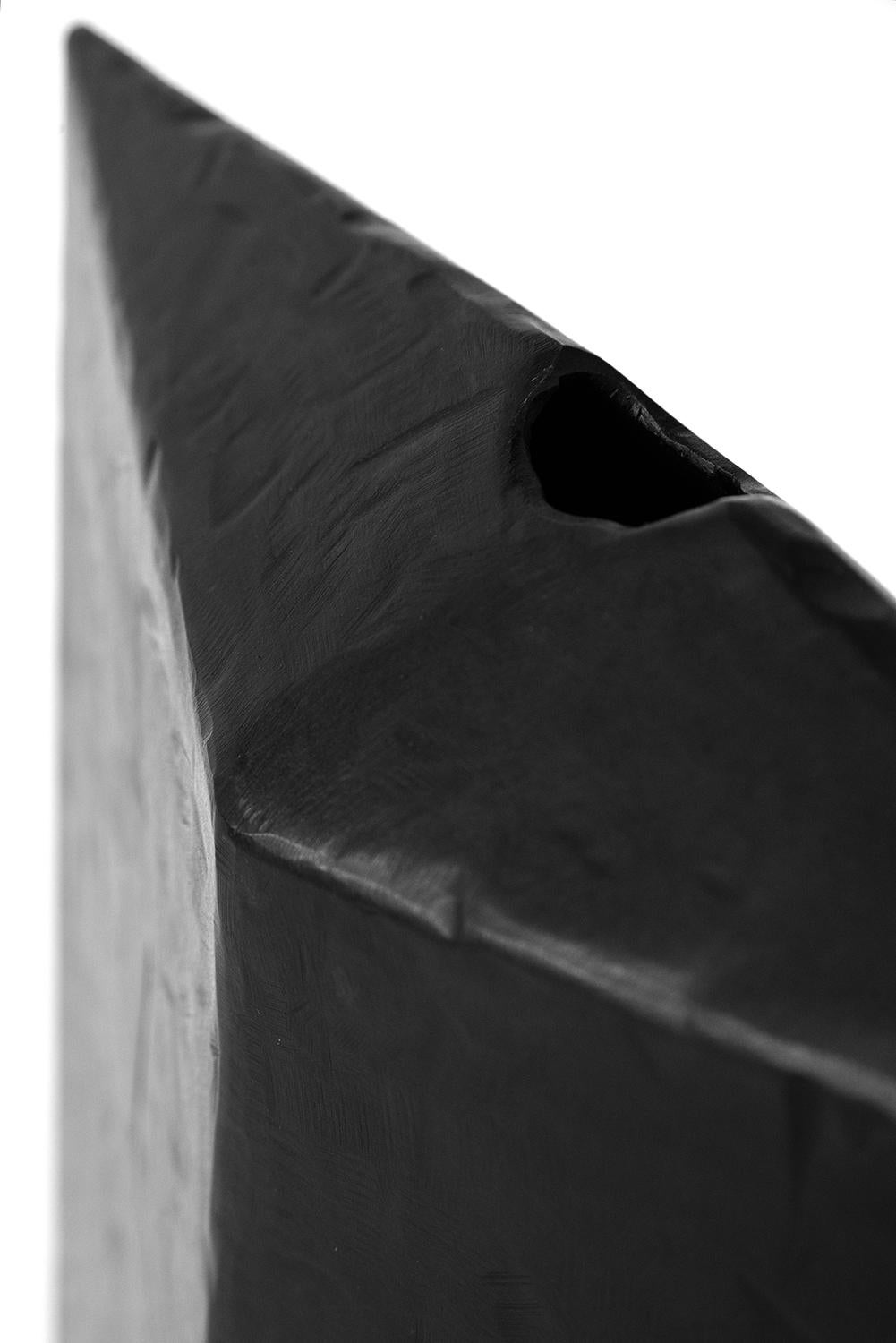 Acier Collection de 5 récipients géométriques modernes sculptés à la main, richement texturés et linéaires en vente