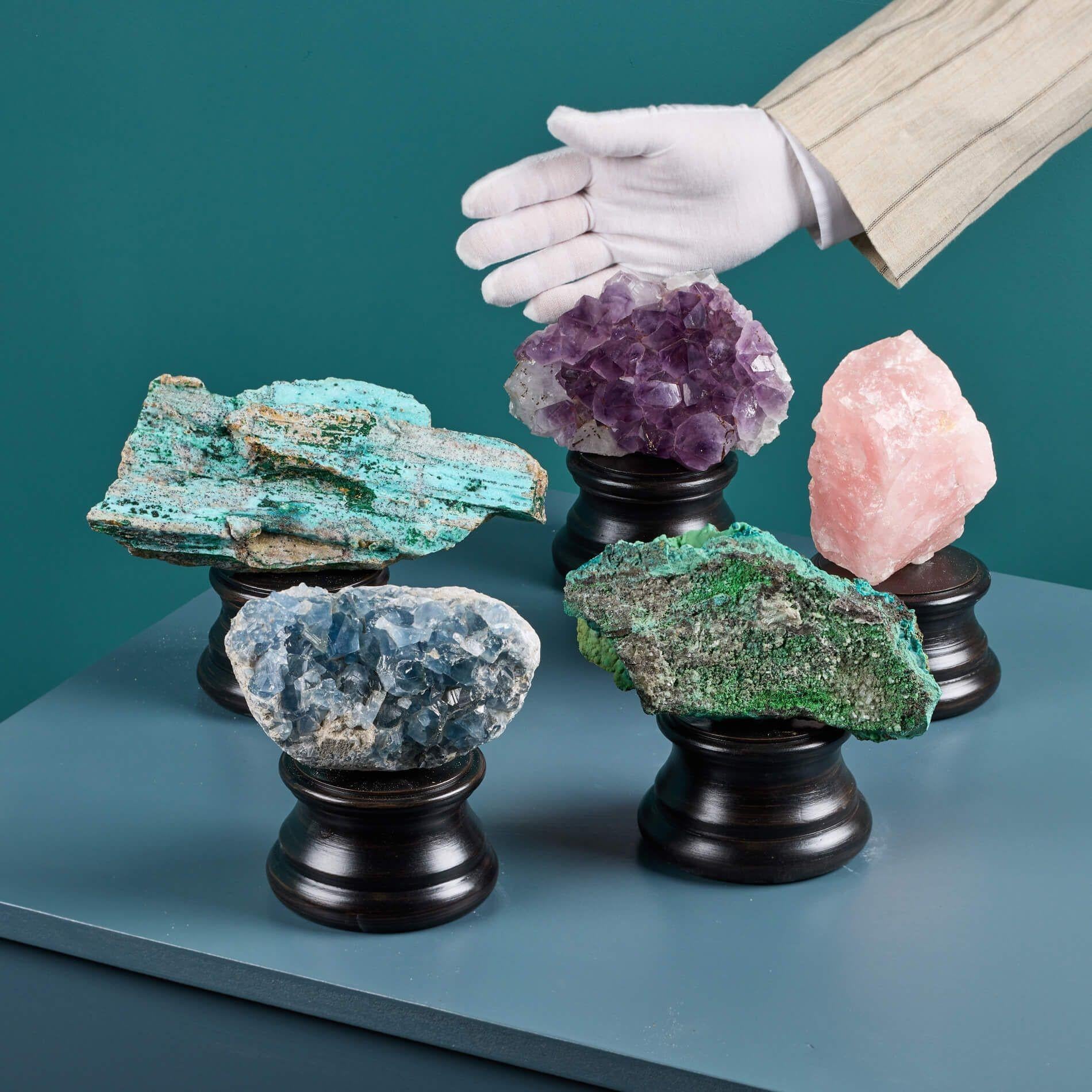 A varied and fascinating collection of 5 natural mineral specimens, ex. private British collection.

Each presented on an exclusive small painted display plinth, this group contains a range of impressive cabinet specimens.

Highlights of the