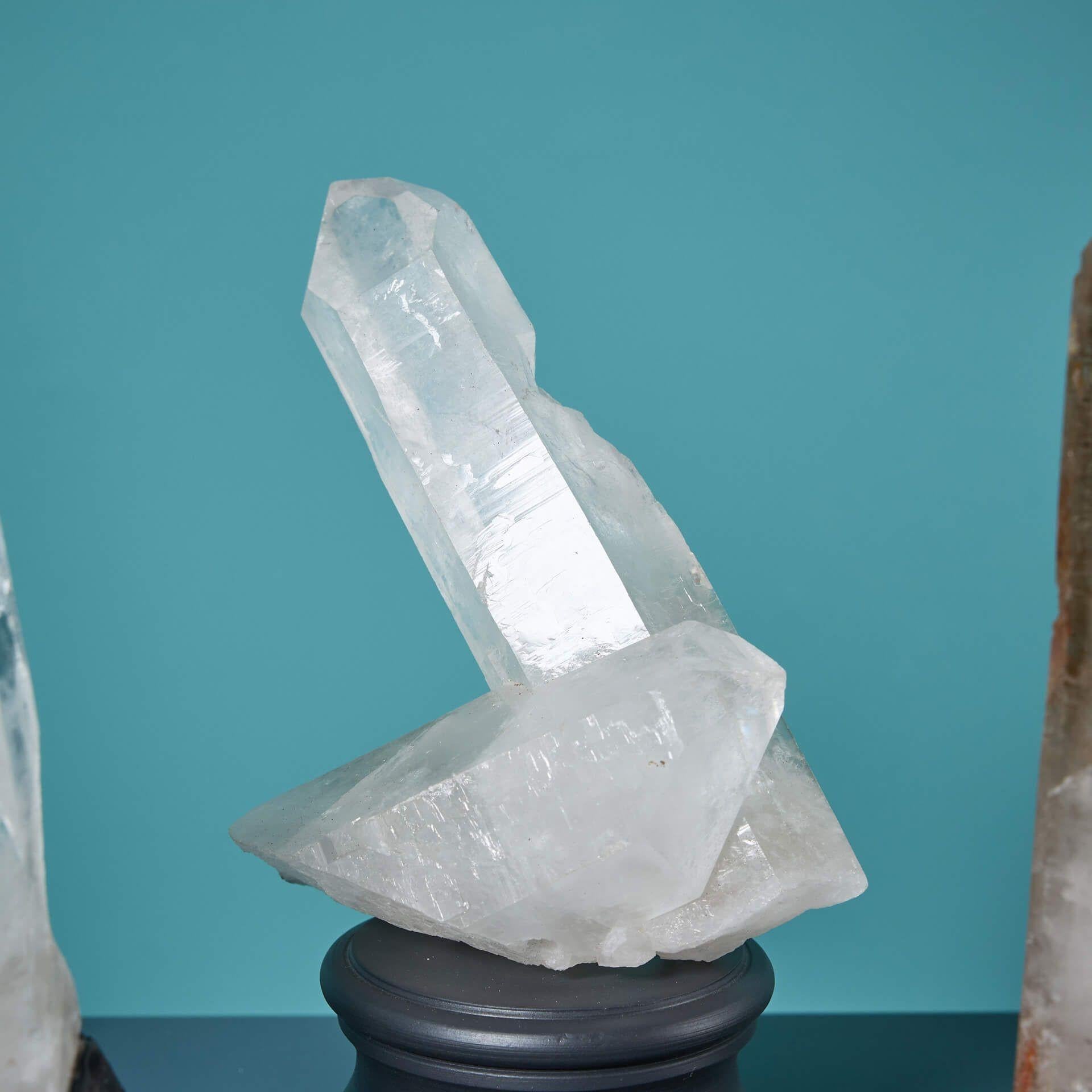 Collectional de 5 spécimens naturels de pointes de quartz en vente 1