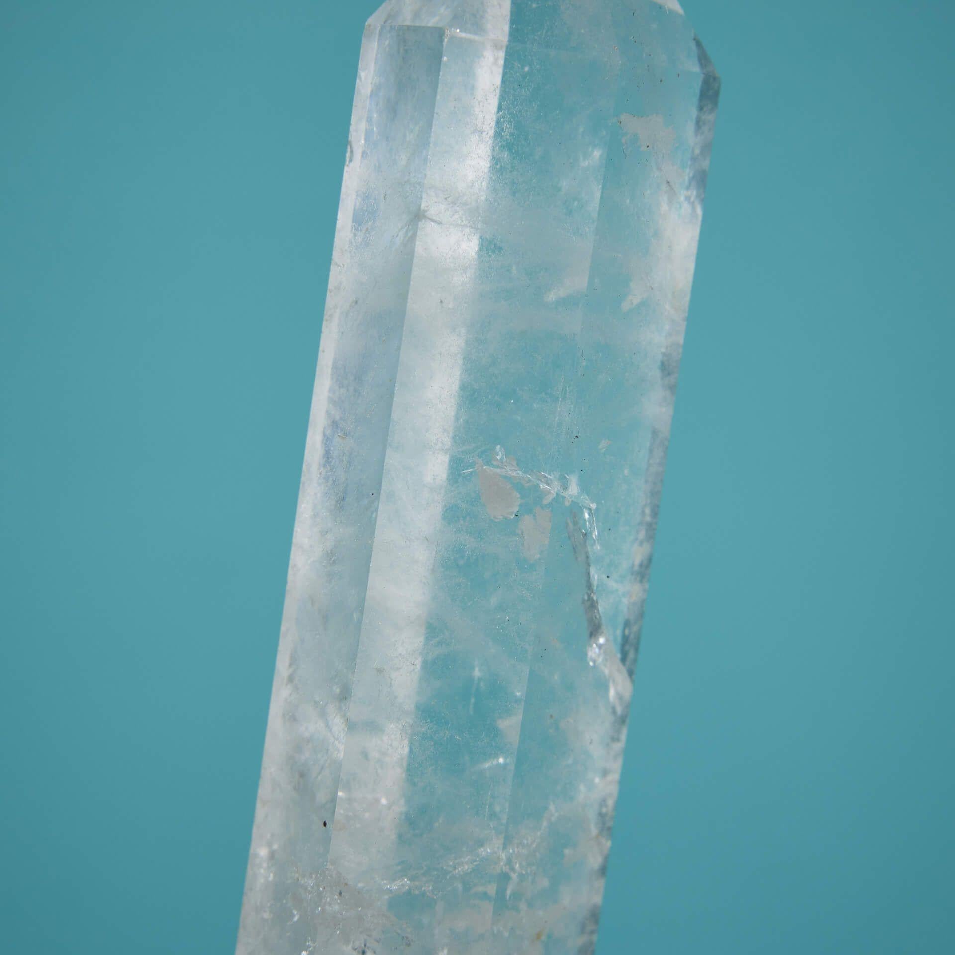 Collectional de 5 spécimens naturels de pointes de quartz en vente 3