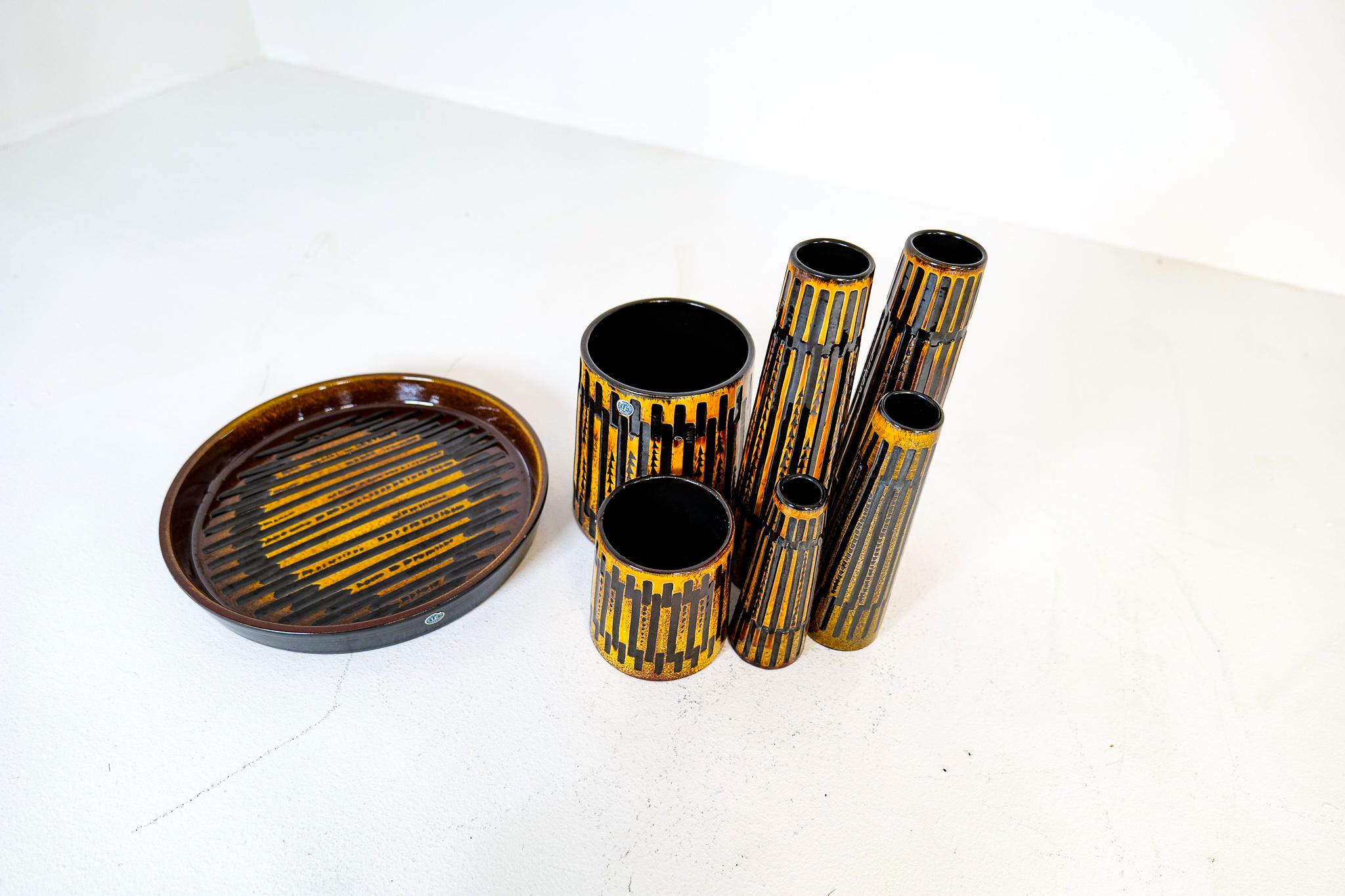Collection of 6 Ceramic Vases and One Platter Upsala Ekeby Nevada 1962 For Sale 2