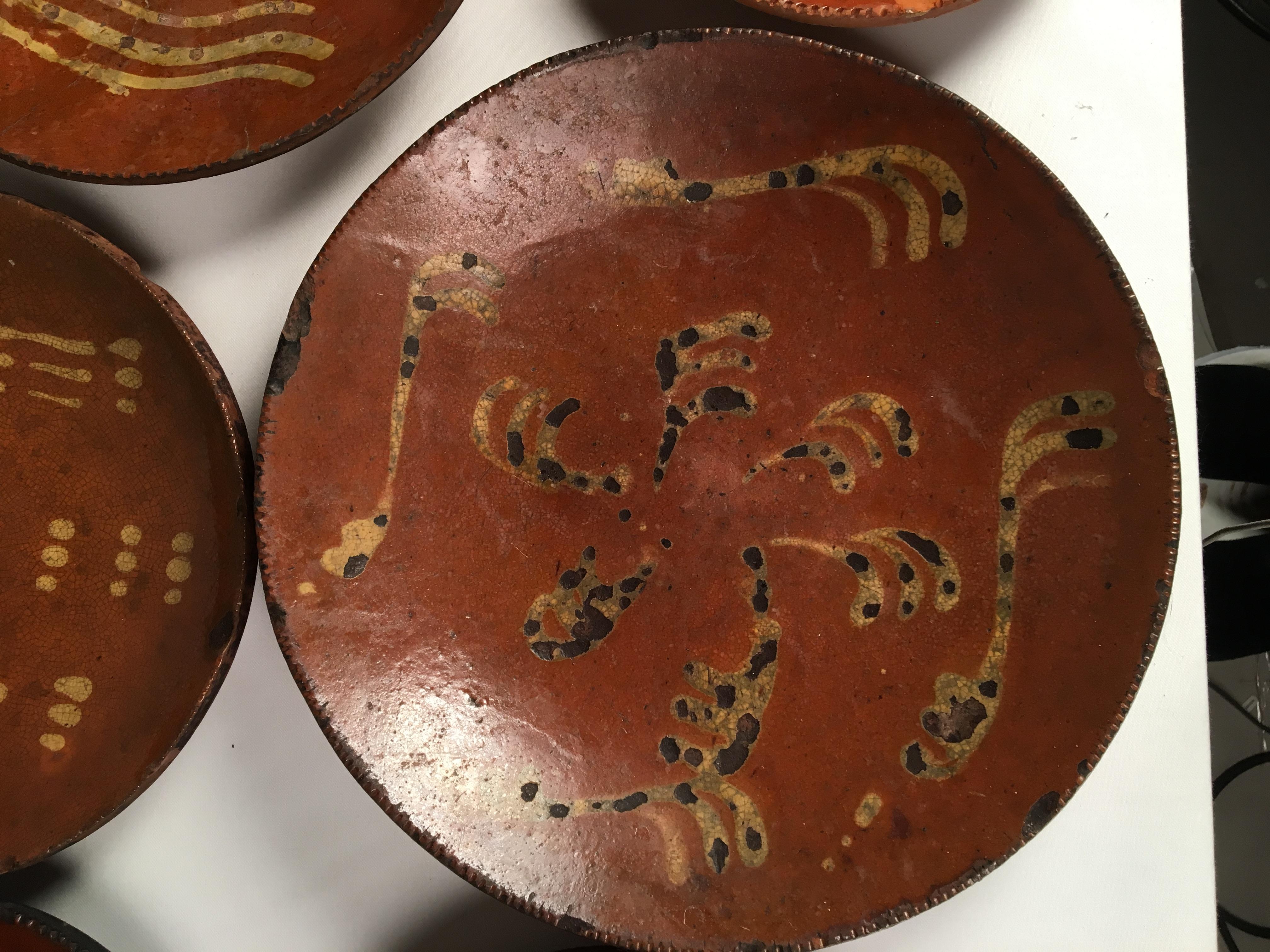 Collection of 6 Pennsylvania Redware Plates, 19th Century (Primitiv)