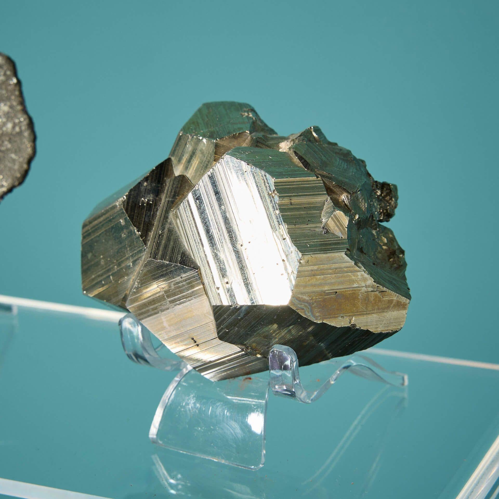 Collection of 6 Prehistoric Minerals including Galena & Pyrite Specimens For Sale 2