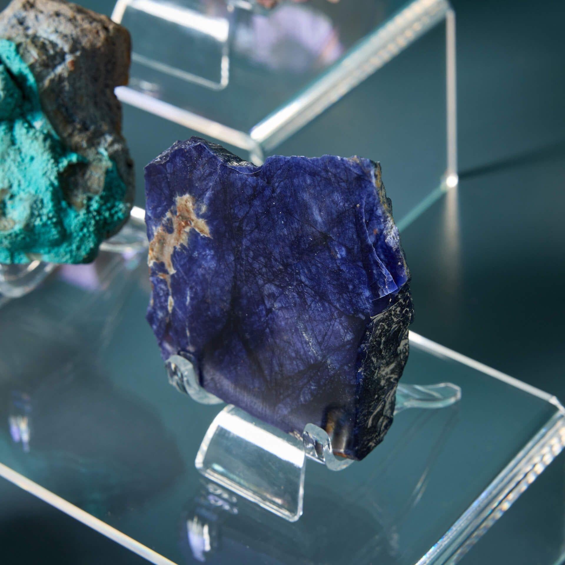 Collectional de 8 minéraux préhistoriques dont Chrysocolla, Sodalite & Corindon État moyen - En vente à Wormelow, Herefordshire