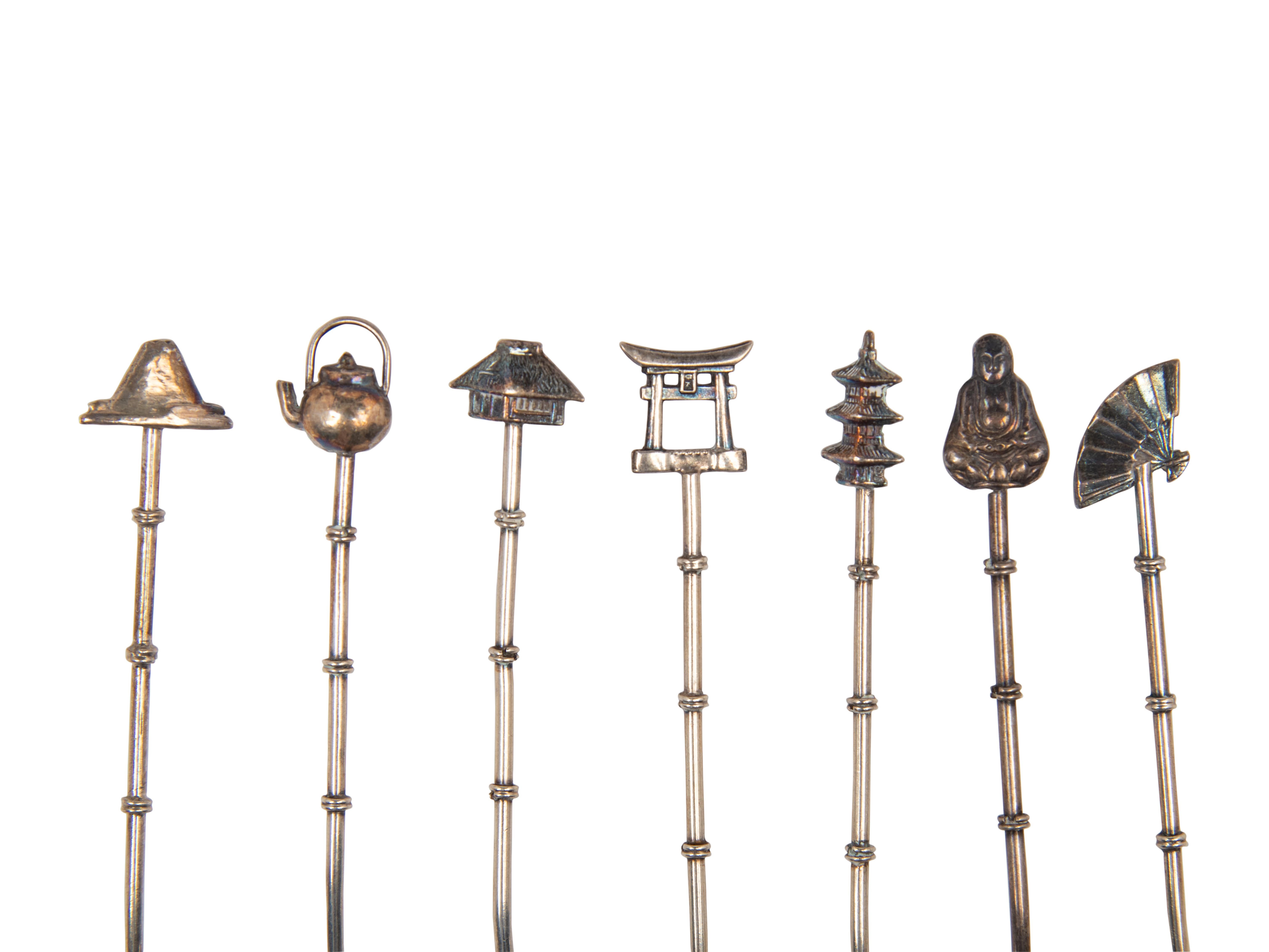 Chinois Collection de 80 objets de table chinois en argent et doré, 19e-20e siècle en vente