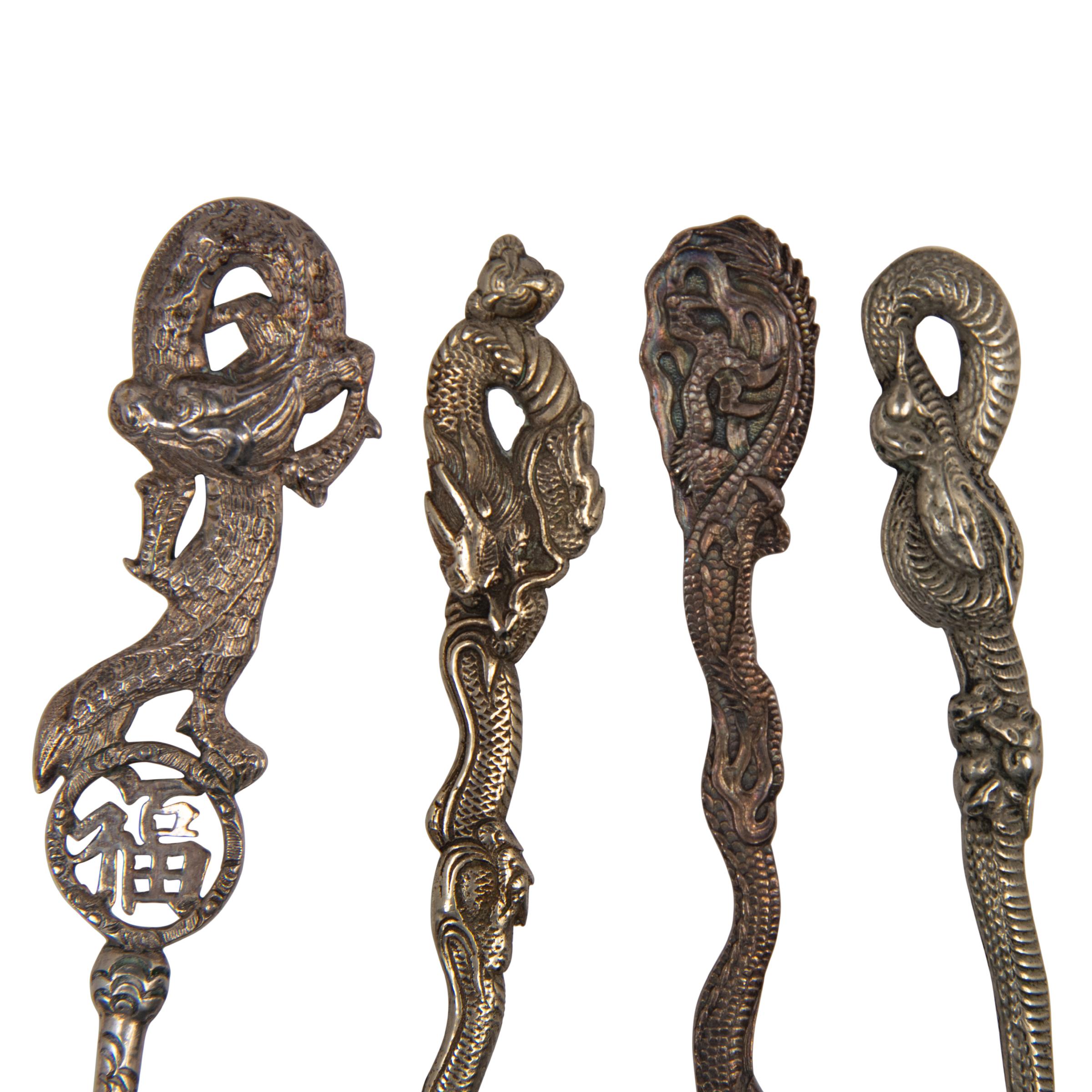 Plaqué or Collection de 80 objets de table chinois en argent et doré, 19e-20e siècle en vente