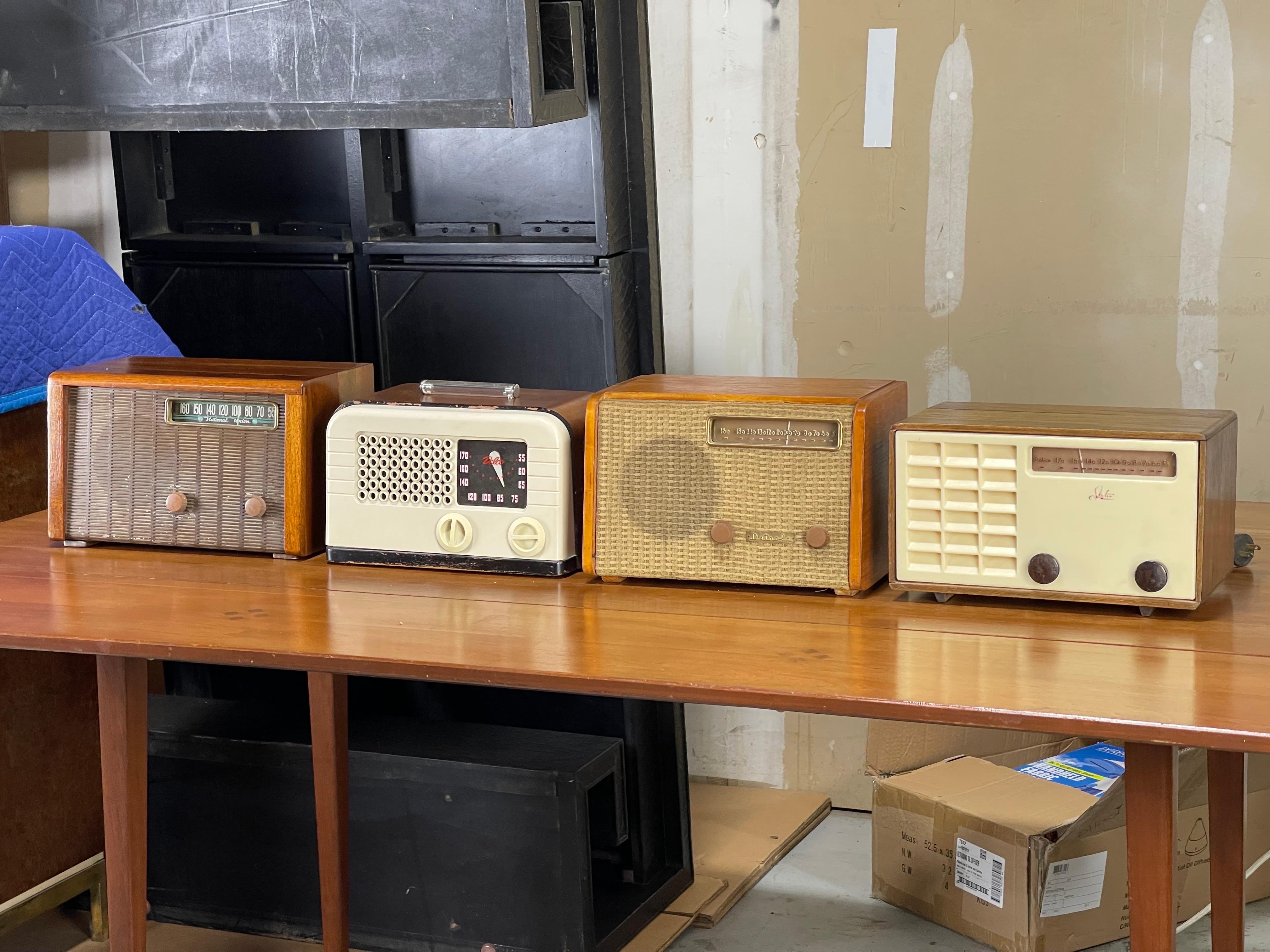 Collection of Vintage Antique Alexander Girard Radios For Sale 13