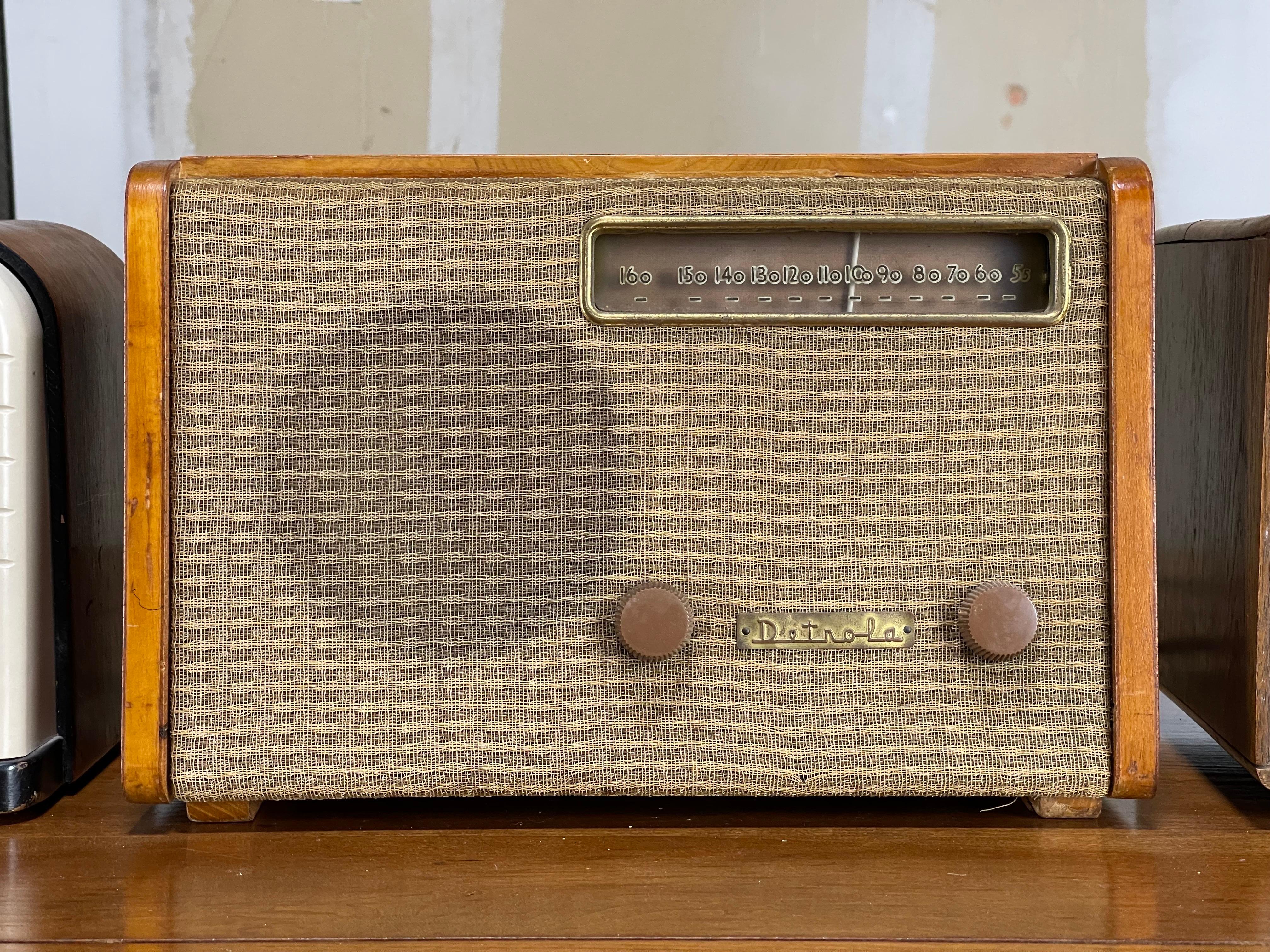 Collection of Vintage Antique Alexander Girard Radios In Good Condition For Sale In Framingham, MA