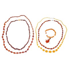 Collection'S di collane e bracciali di perline d'ambra