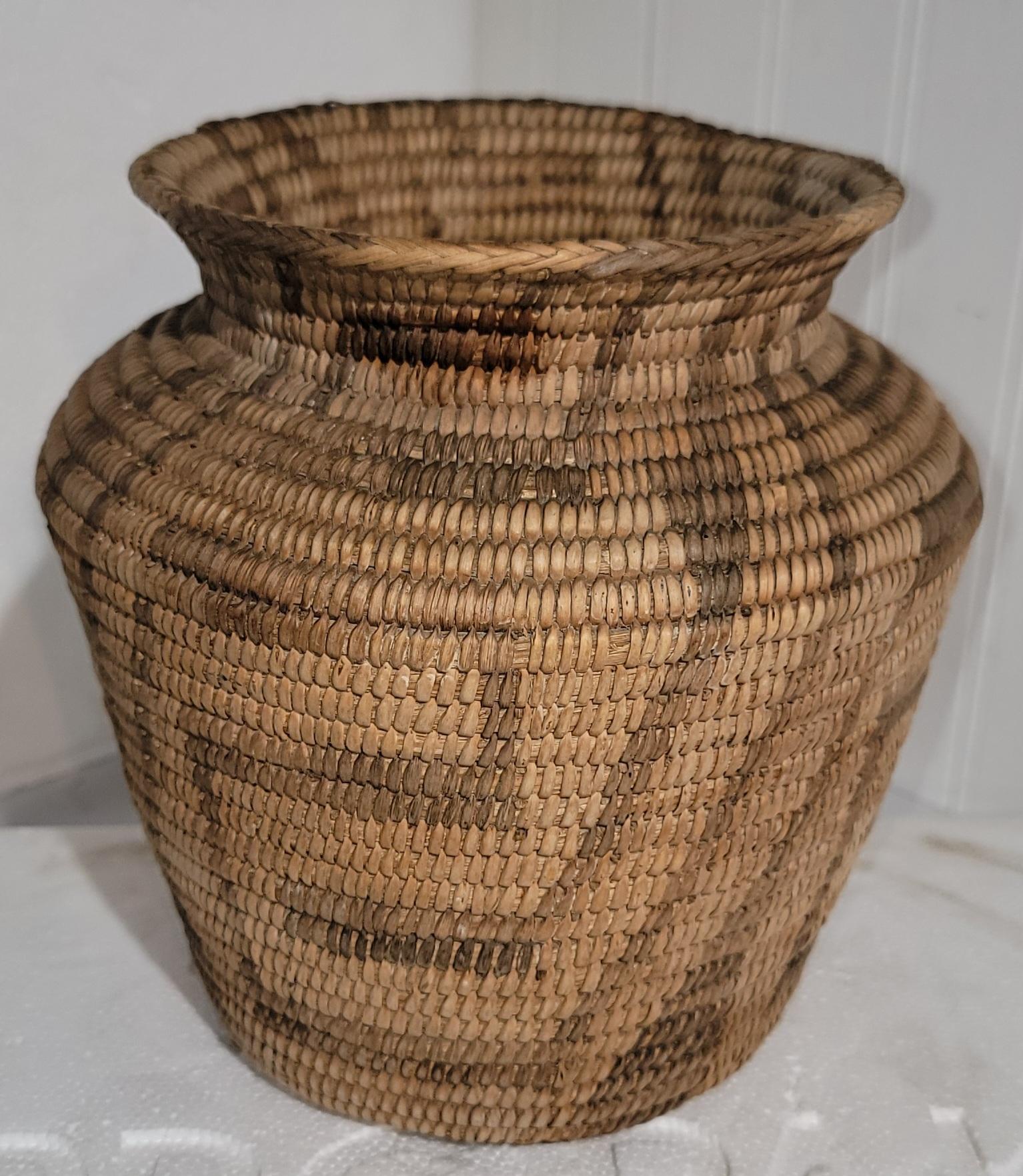 This fine collection of American Indian baskets consist of Papago Indian baskets & a Pima basket.All in pristine condition as found in a private collection.

Hoya - 7.5x7.5
Small Geometric - 5.25 x 2.5
Wide basket - 8.25 x 2.25
Medium Basket 7.25 x