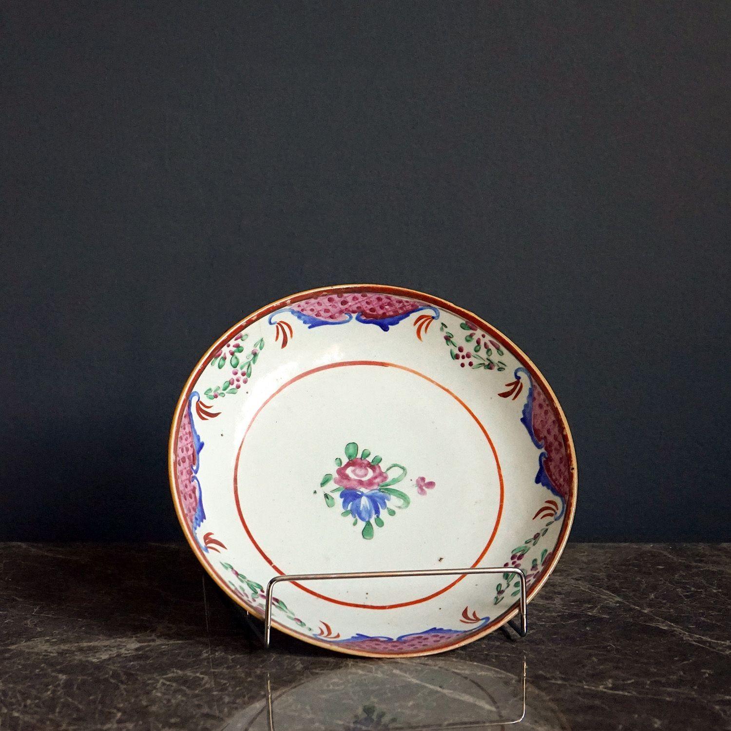 Collection d'anciens bols en porcelaine d'exportation chinoise, début du XIXe siècle Bon état - En vente à Bristol, GB