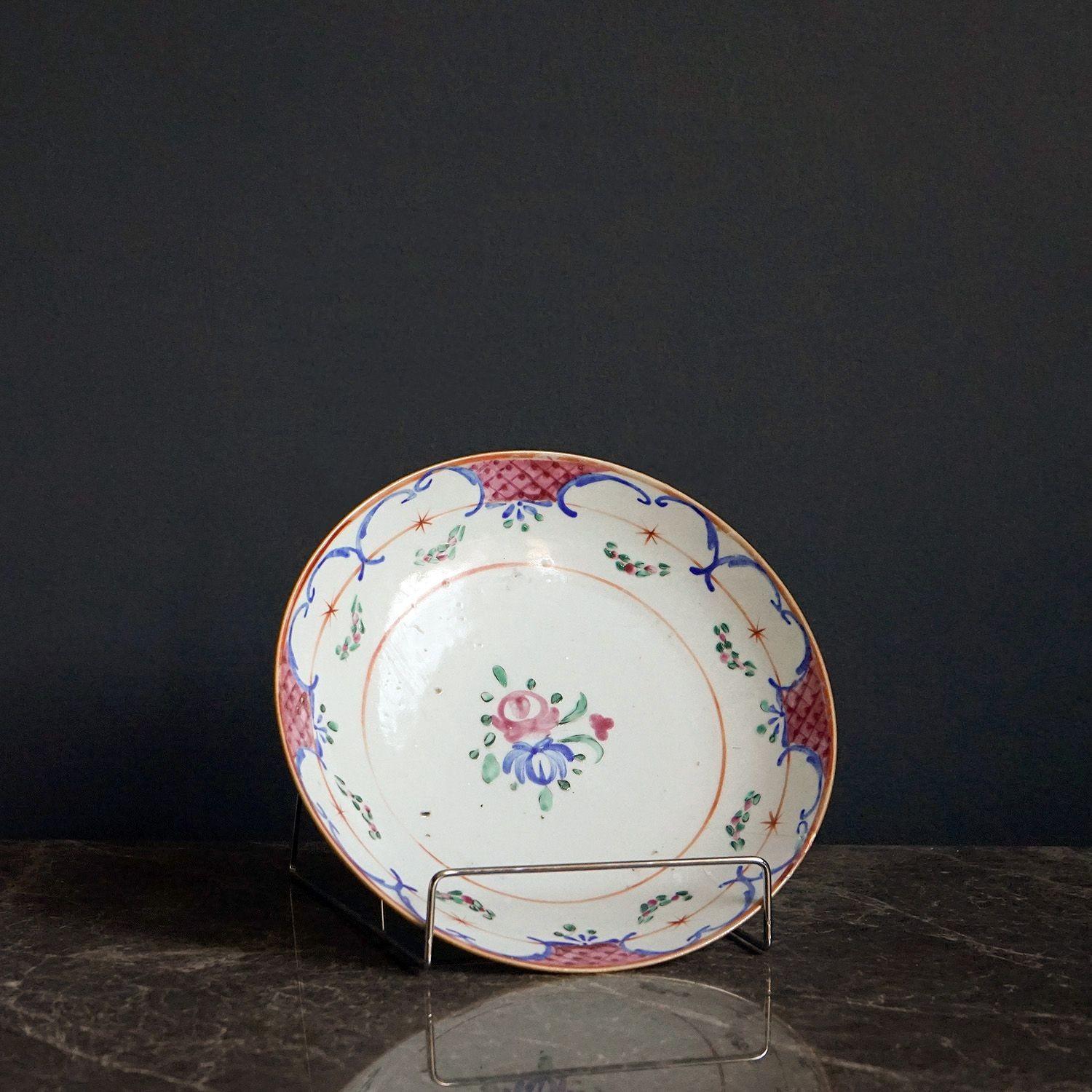 Porcelaine Collection d'anciens bols en porcelaine d'exportation chinoise, début du XIXe siècle en vente