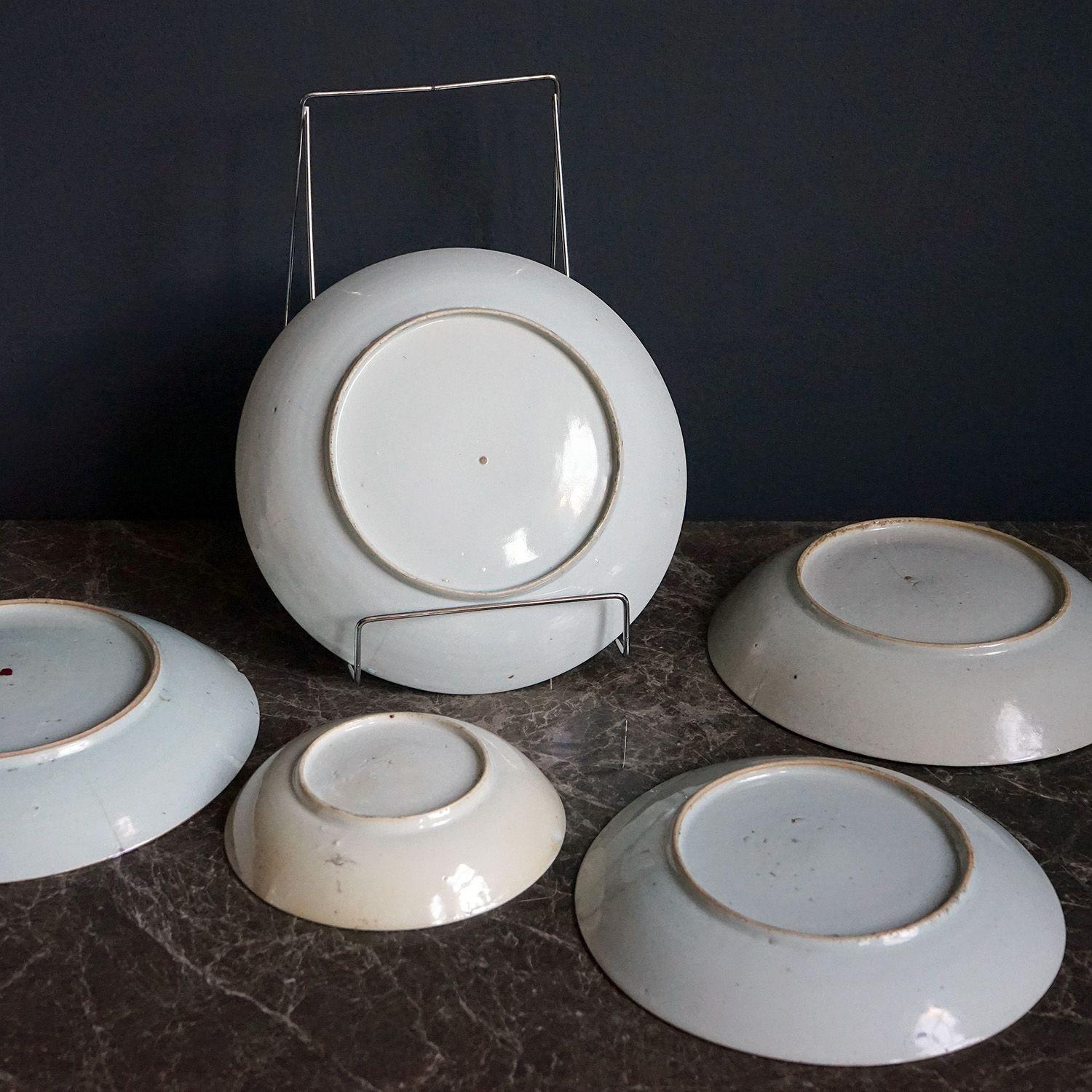 Collection d'anciens bols en porcelaine d'exportation chinoise, début du XIXe siècle en vente 2