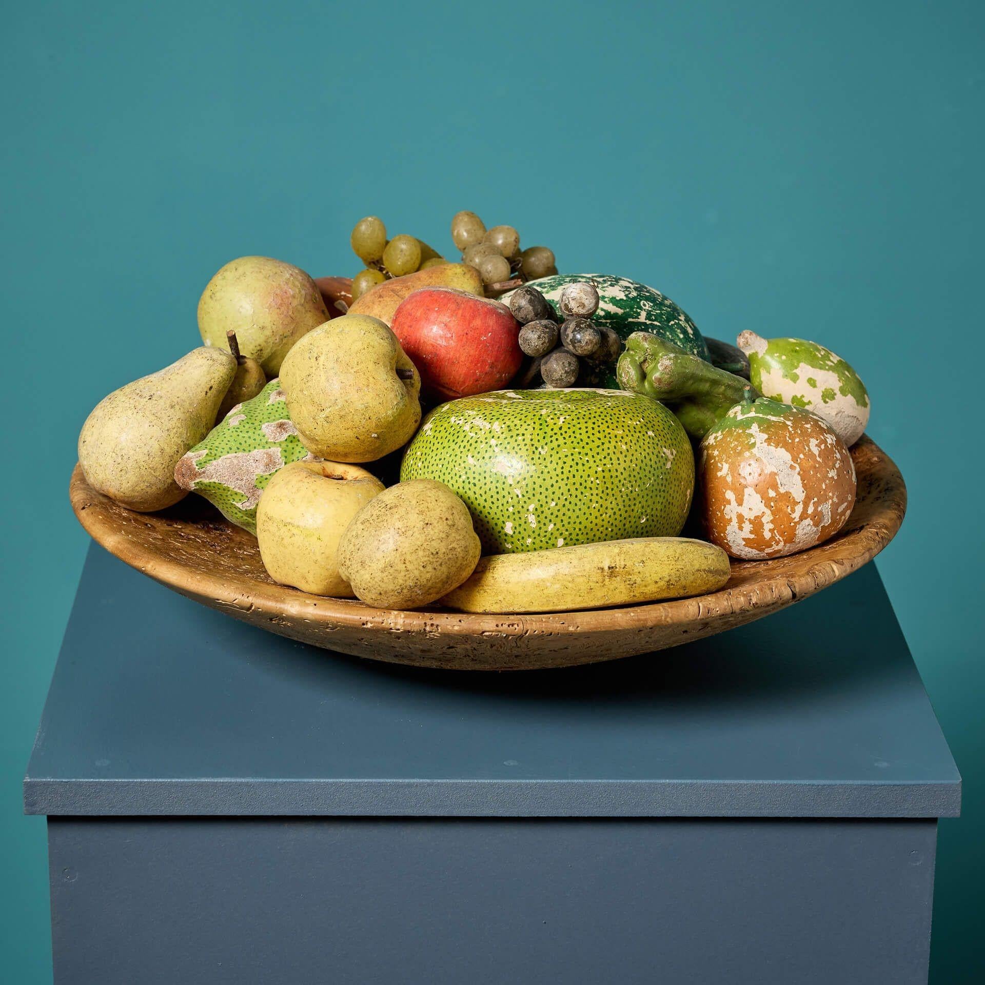 Victorien The Collective of Antique Lifesize Faux Fruit (bol non inclus) en vente