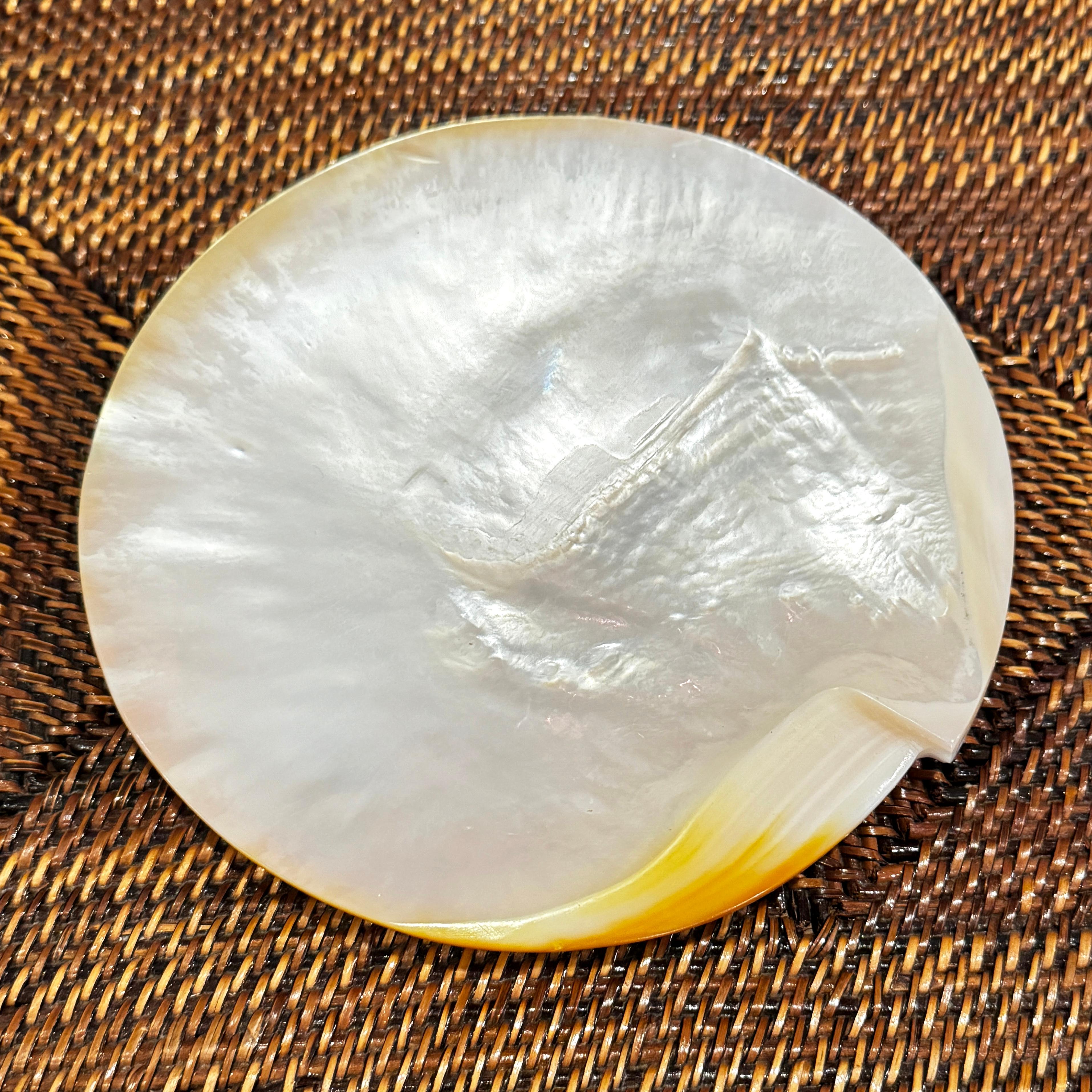Colección de Piezas Antiguas para Servir Caviar de Nácar en venta 5