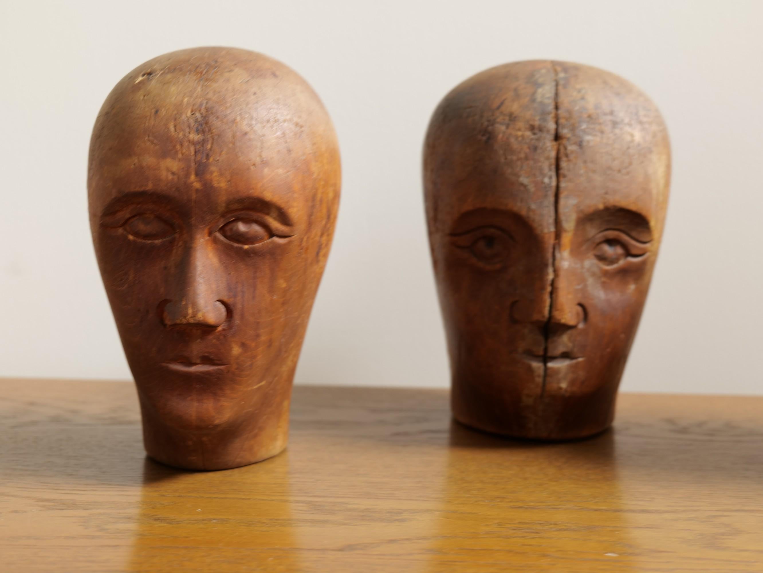 collection of antique wig heads from late 18th - 19th century In Good Condition For Sale In Saarbrücken, SL
