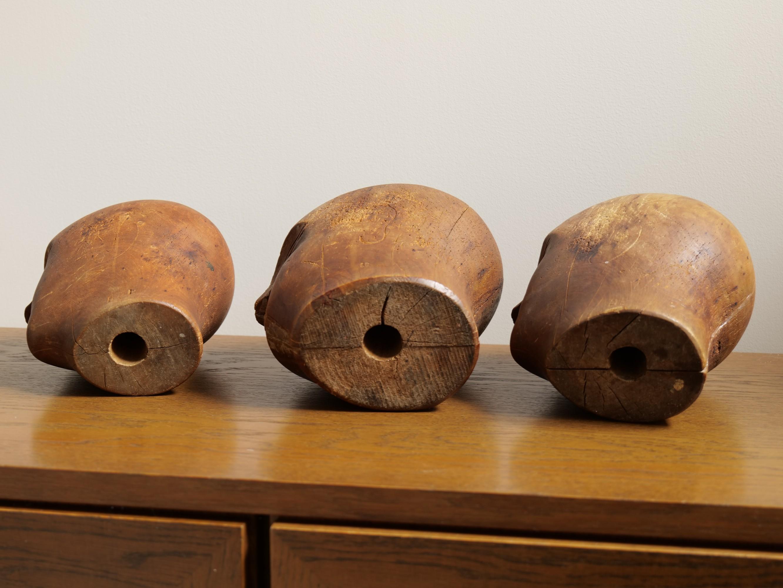 Wood collection of antique wig heads from late 18th - 19th century For Sale
