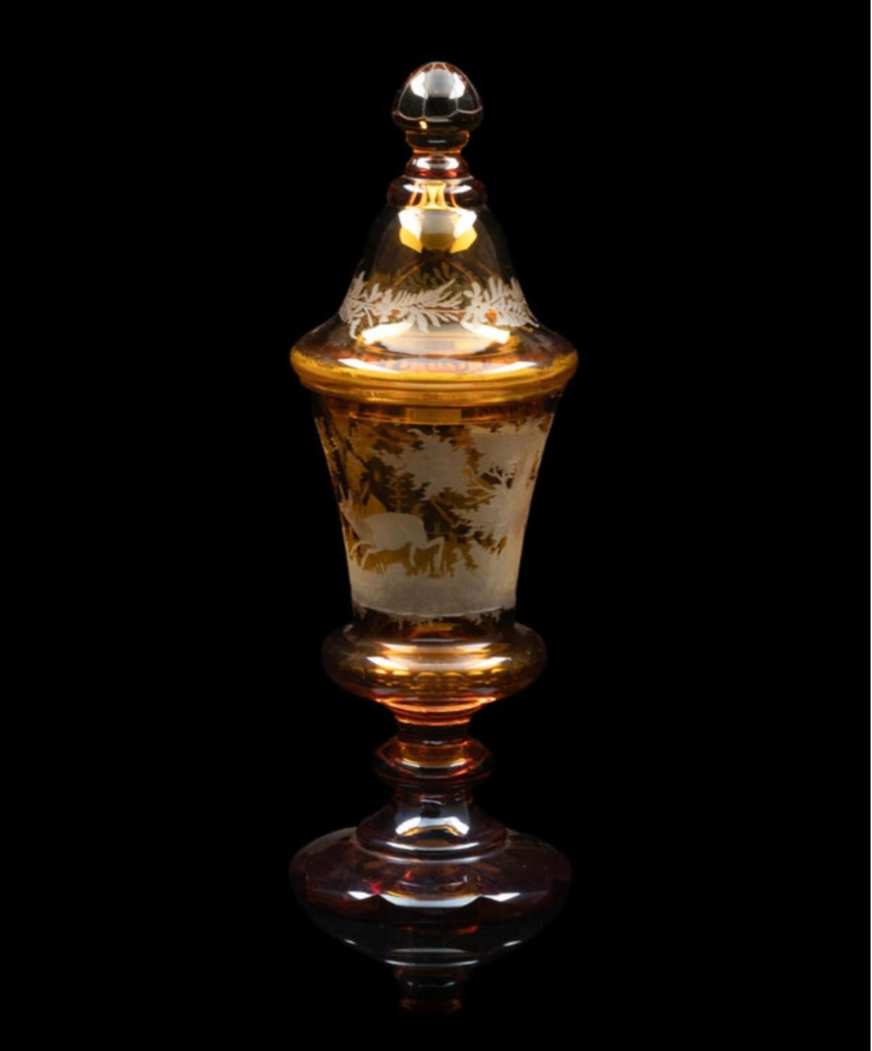 The Collective of Bohemian Amber Cut-To-Clear Crystal Glassware, 19e siècle en vente 4