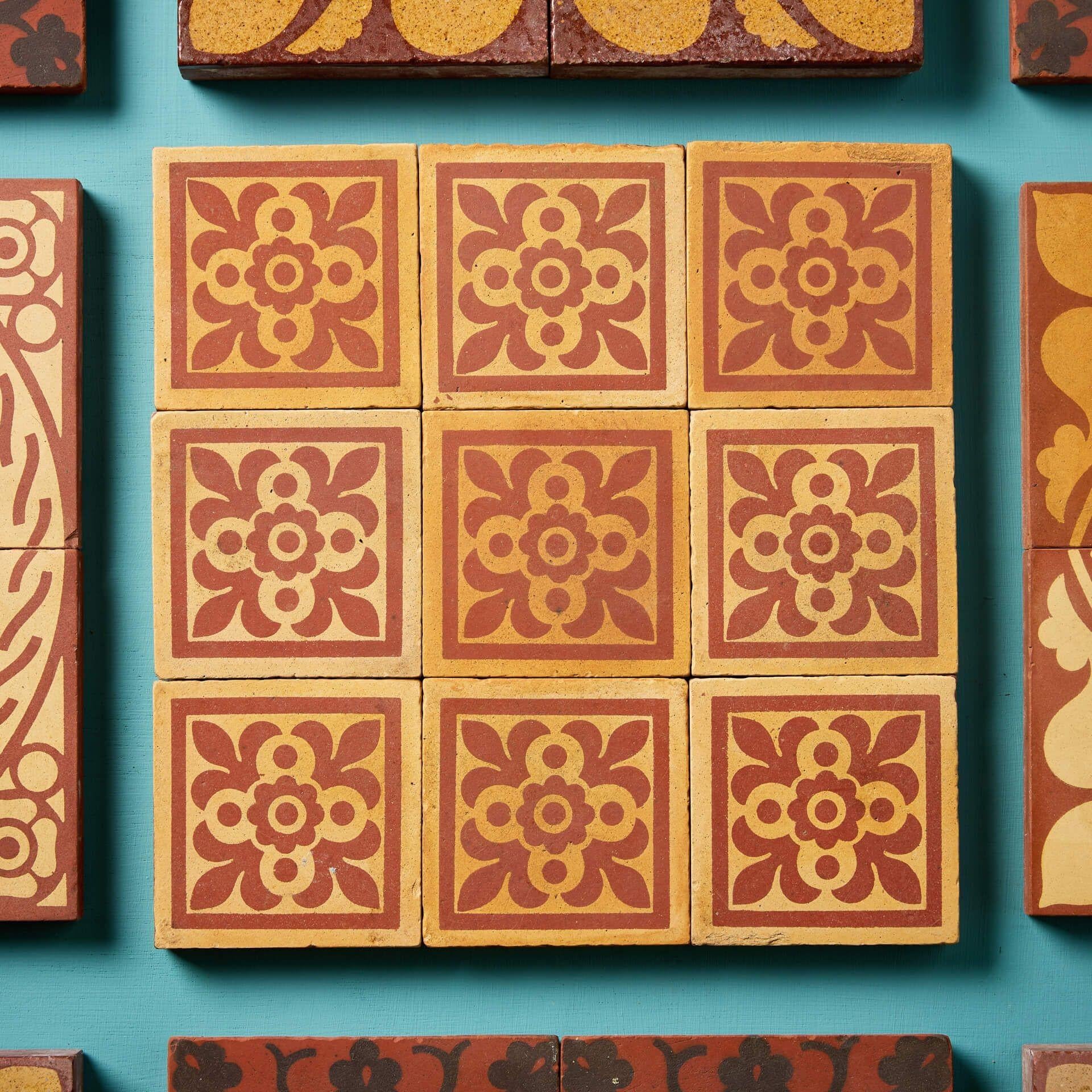Collection of British Post-Medieval Patterned Encaustic Tiles (Englisch) im Angebot
