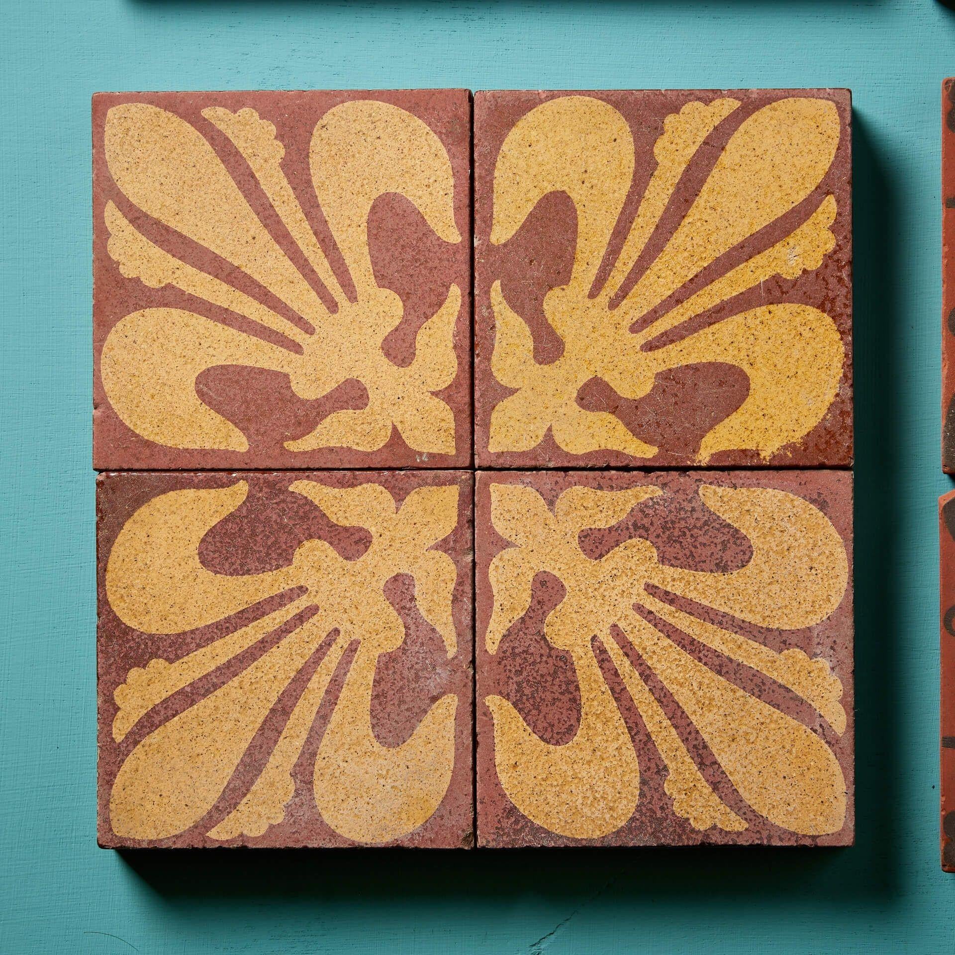 Collection of British Post-Medieval Patterned Encaustic Tiles im Zustand „Relativ gut“ im Angebot in Wormelow, Herefordshire