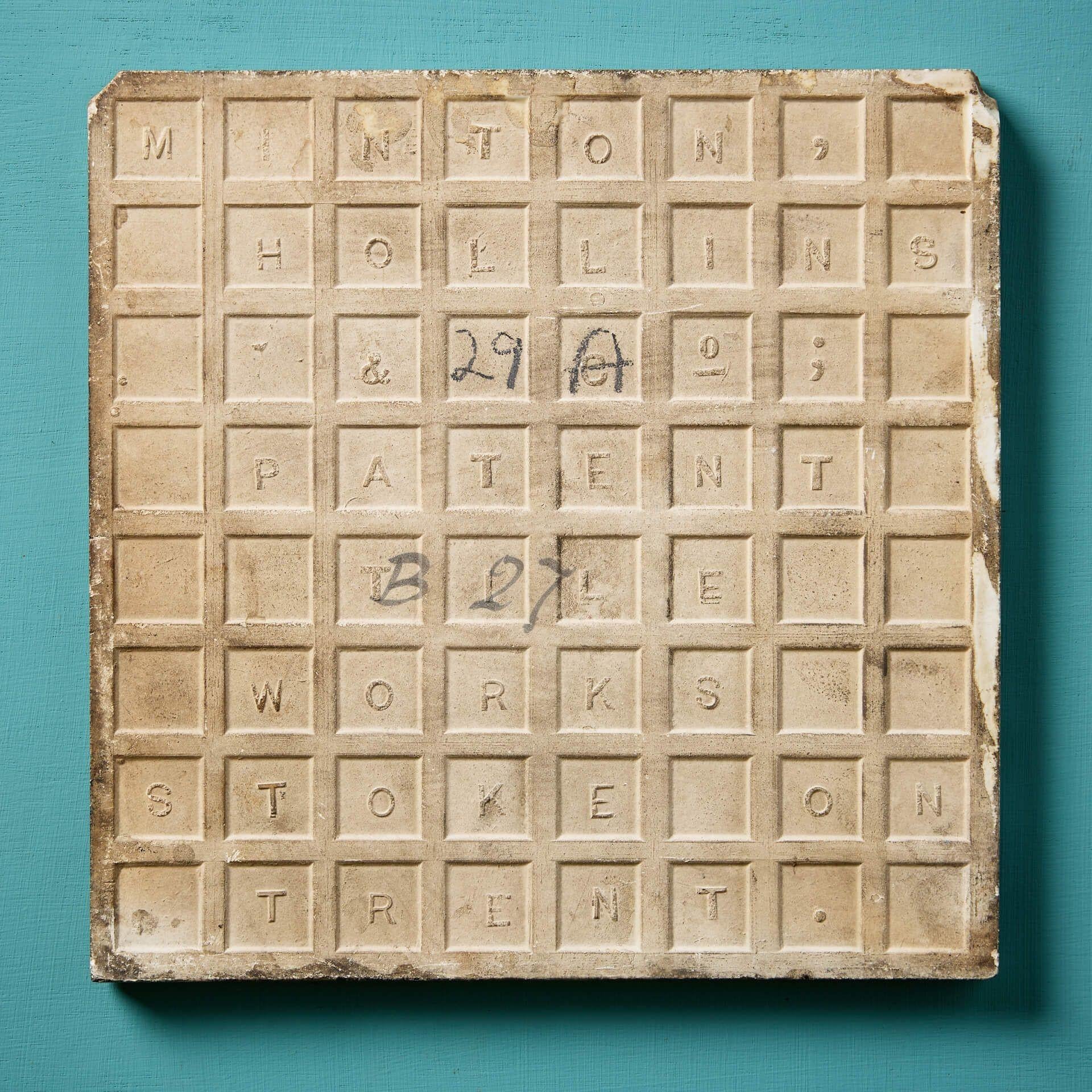 Collection of British Post-Medieval Patterned Encaustic Tiles im Angebot 2