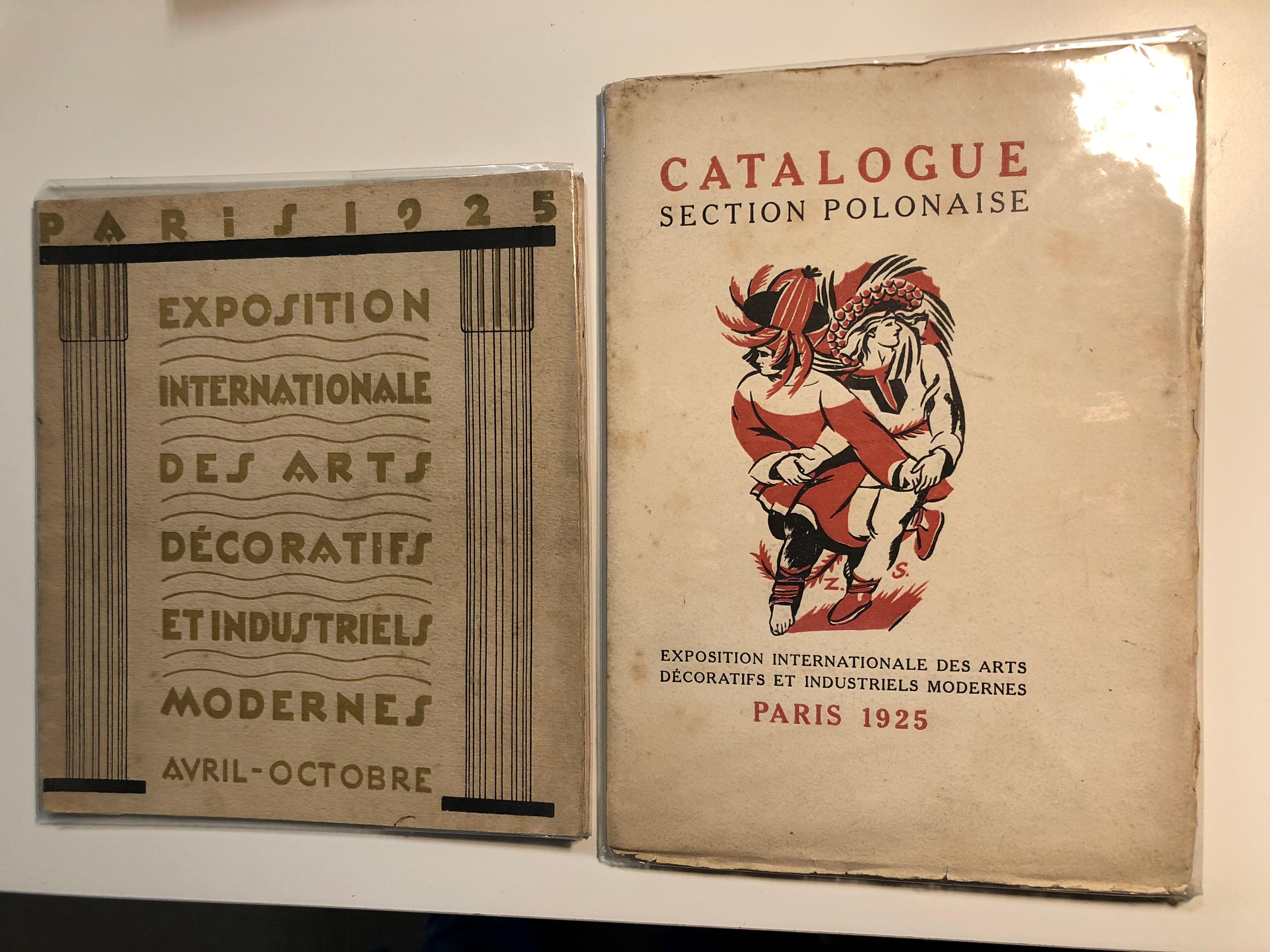 Sammlung von Katalogen 1925 Pariser Expo für dekorative Kunst im Zustand „Gut“ im Angebot in Doylestown, PA