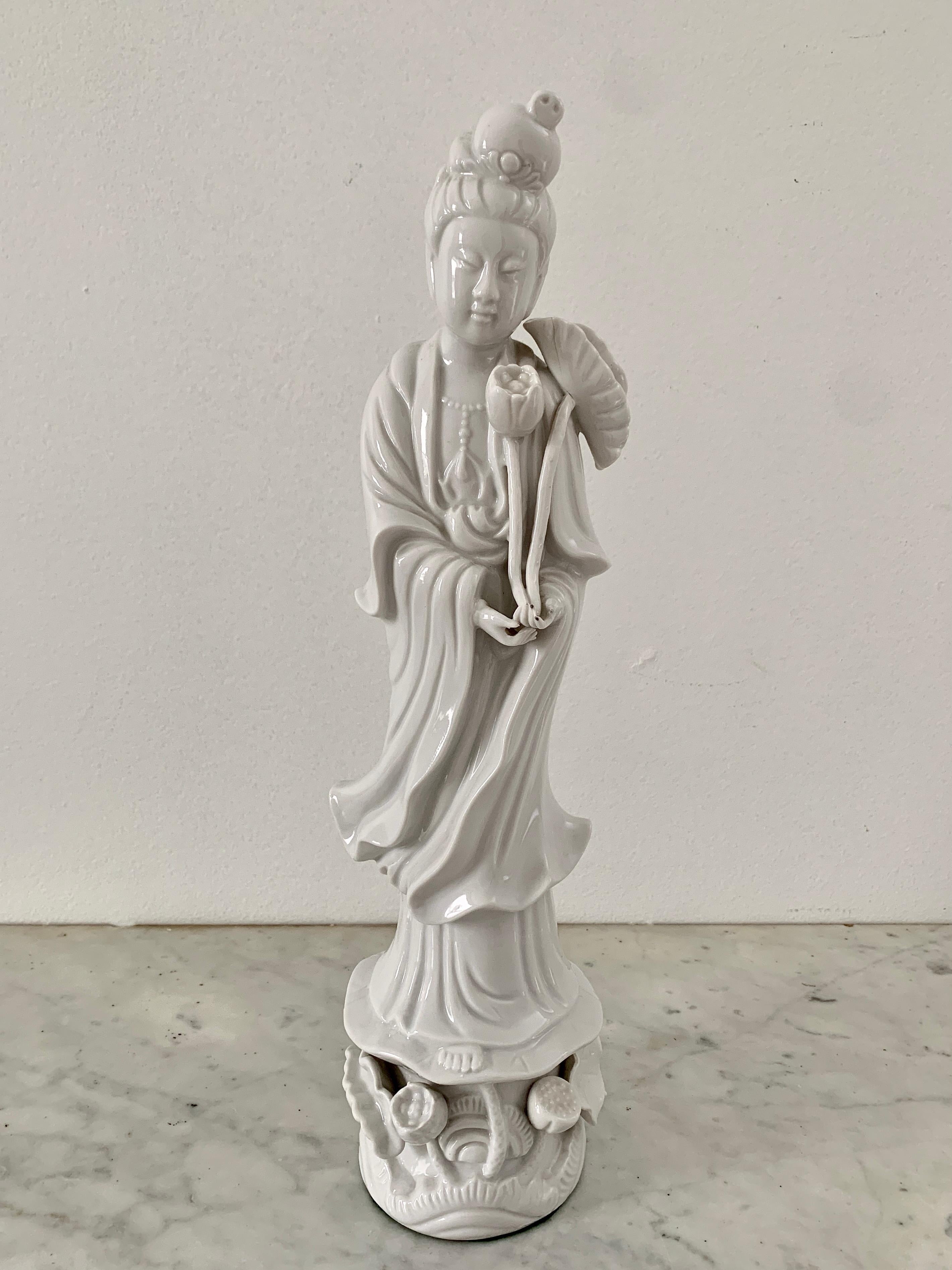 A set of 7 vintage porcelain Blanc de Chine figures of Kwan Yin or Quanyin, the Chinese goddess of mercy. 

Mid-20th Century

The heights in descending order are 14.5