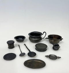 Collection of Dutch miniature dollhouse pewter, 17th - 18th century