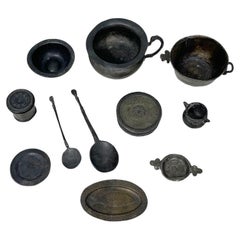 Collection of Dutch miniature dollhouse pewter, 17th - 18th century