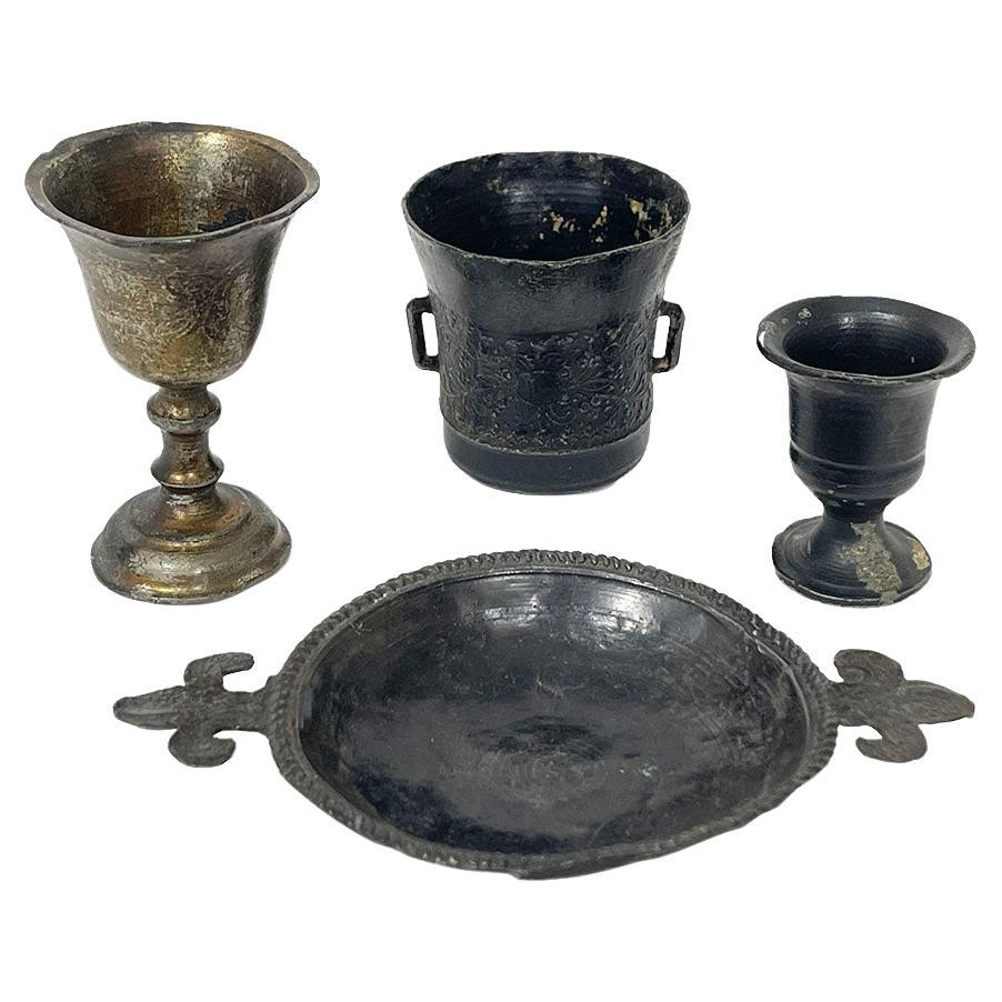 Collection of Dutch miniature dollhouse pewter, 17th - 18th century