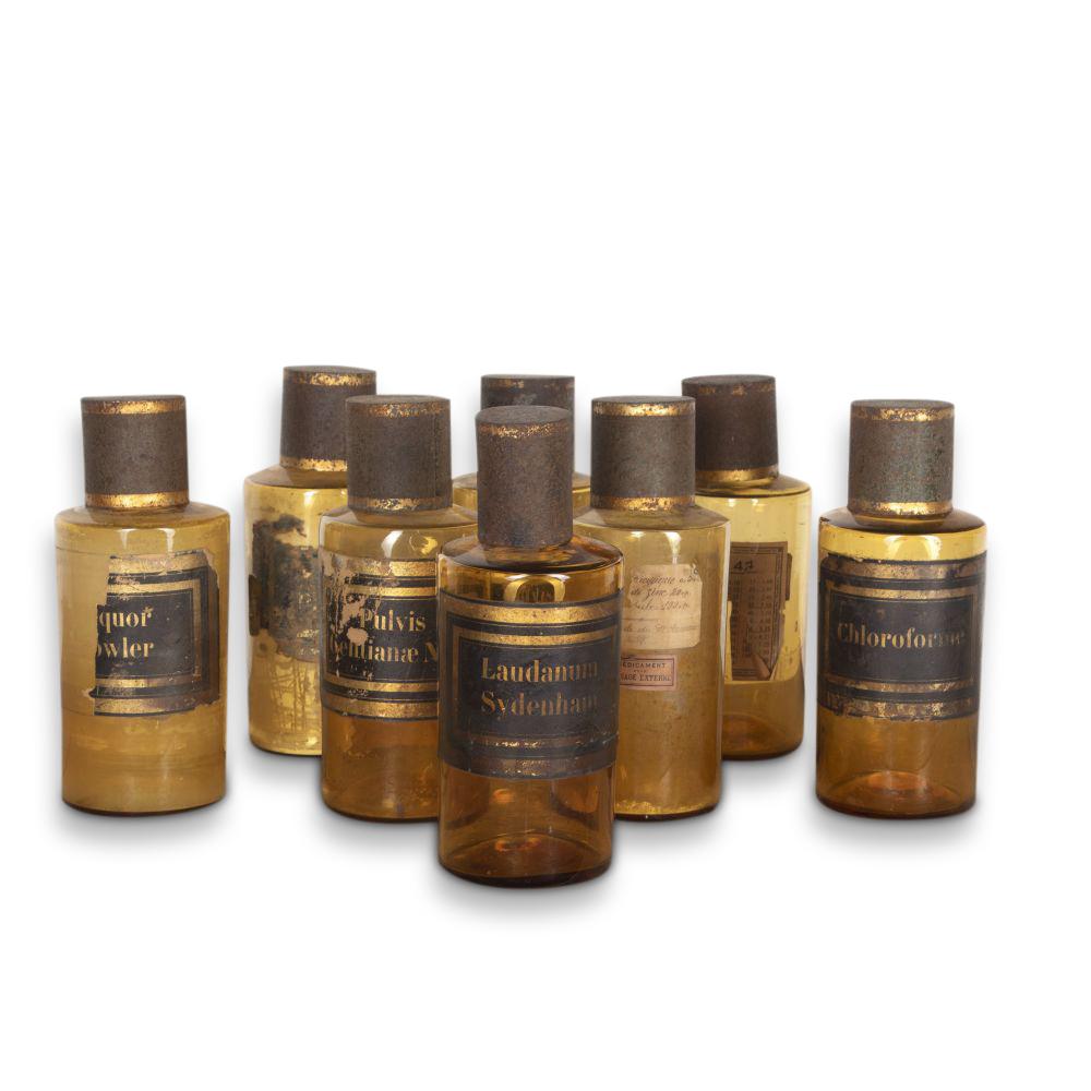 Francese Collection'S di otto vasi da farmacia del XIX secolo in vendita
