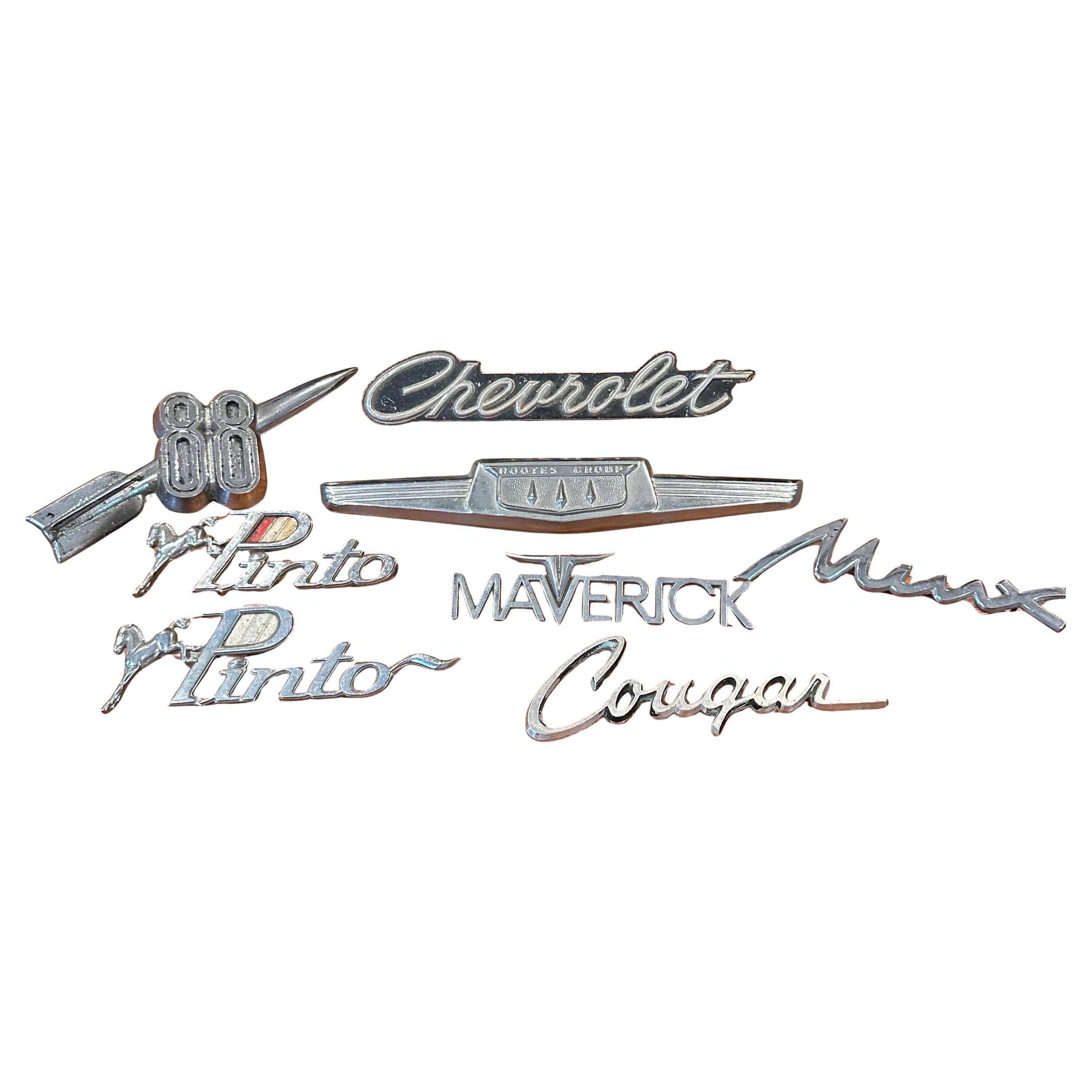 Collection
S di otto emblemi e loghi di automobili e auto d
epoca in vendita