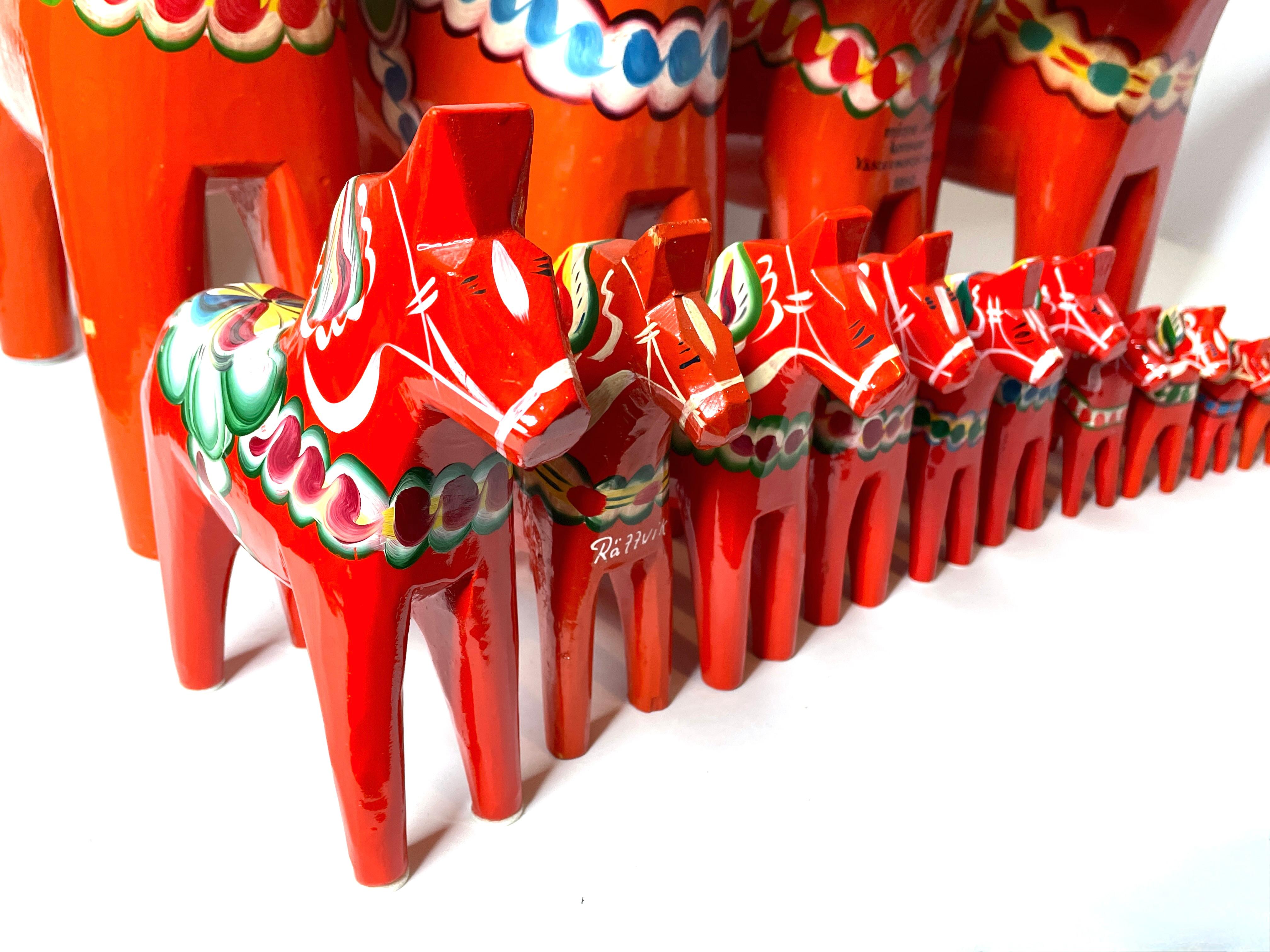 Collection of Eighteen Vintage Swedish Dala Horses Nils Olsson, Sweden Folk Art For Sale 5